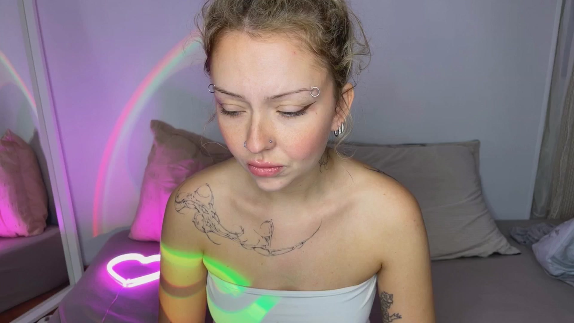 Gallery image thumbnail from Sk8Gurl420's myfreecams stream on, 05/04/2025, 17:47 image 5 of 20
