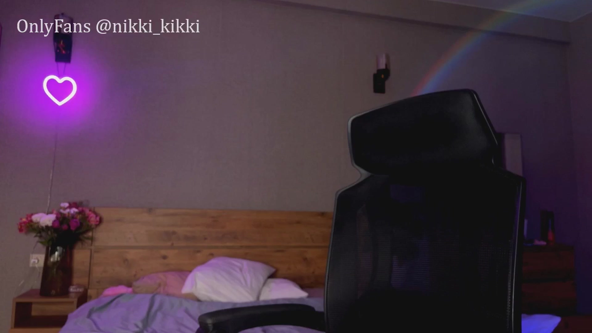 Gallery image thumbnail from Sk8Gurl420's myfreecams stream on, 06/06/2025, 22:57 image 11 of 20
