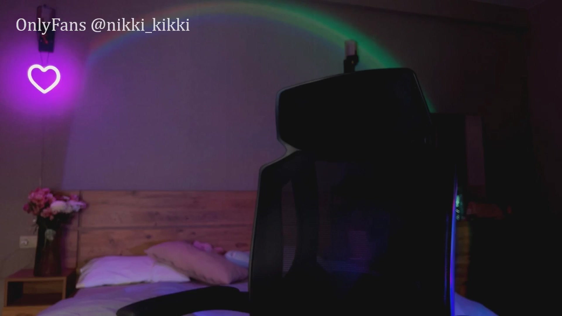 Gallery image thumbnail from Sk8Gurl420's myfreecams stream on, 06/08/2025, 19:12 image 17 of 20