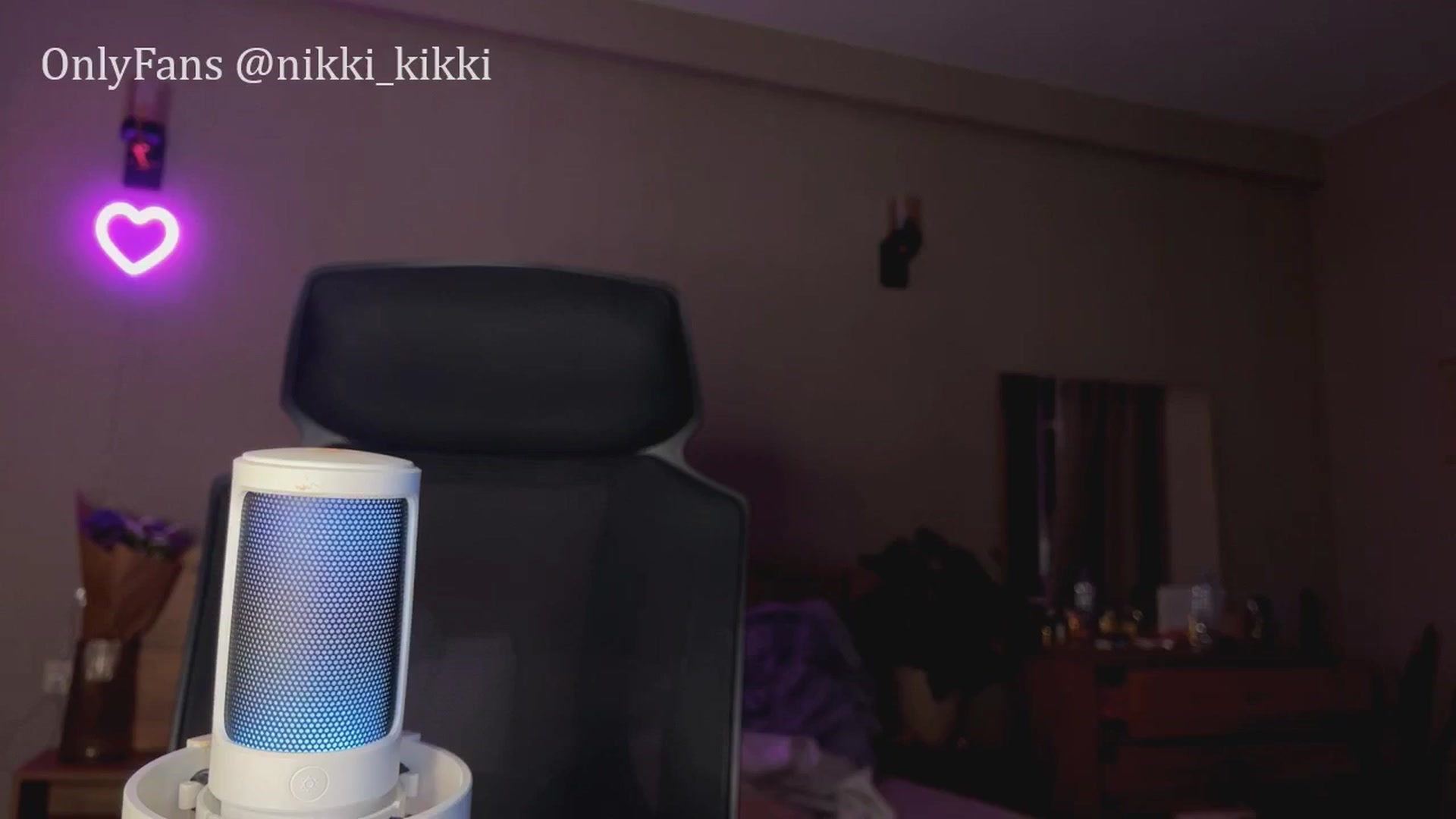 Gallery image thumbnail from Sk8Gurl420's myfreecams stream on, 06/14/2025, 20:53 image 19 of 20