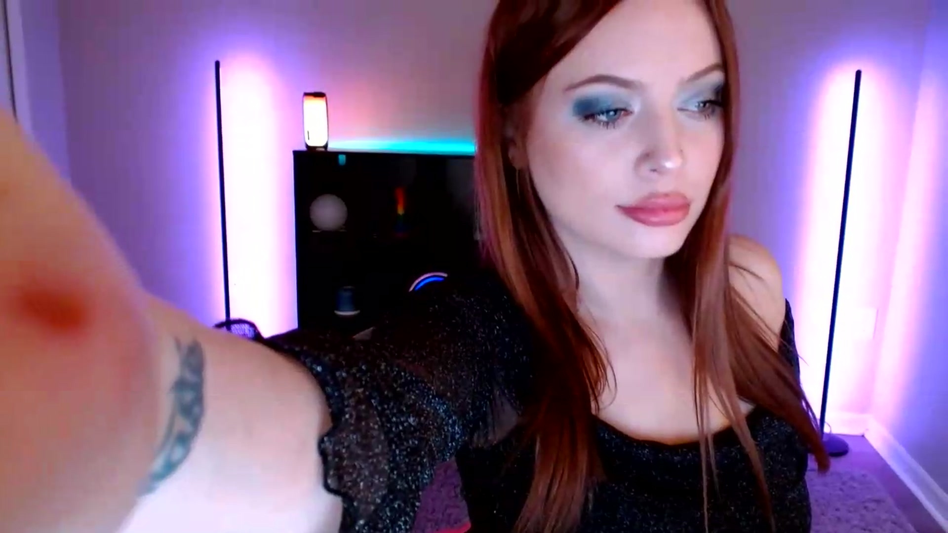 Gallery image thumbnail from SkarletSpice's myfreecams stream on, 08/06/2026, 06:54 image 2 of 20