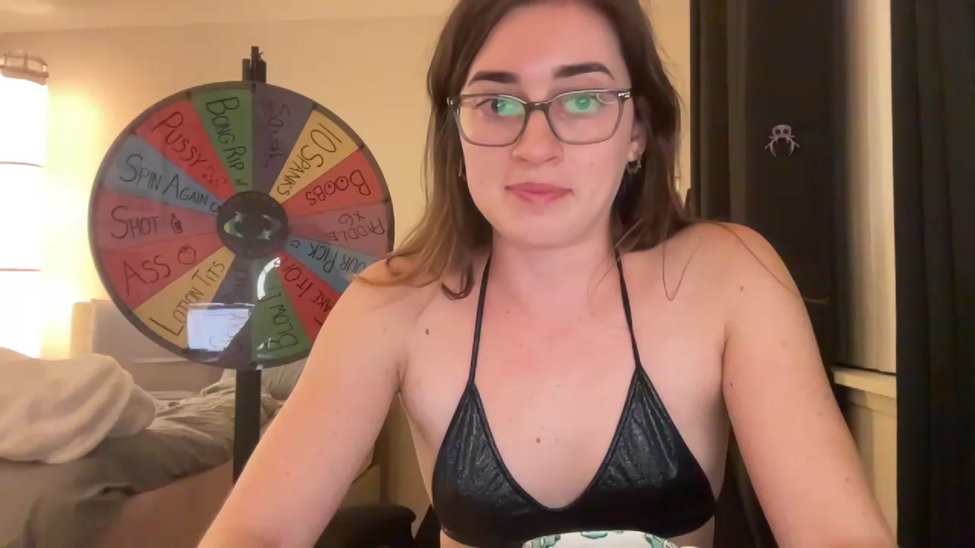 Gallery image thumbnail from SkiCutie's myfreecams stream on, 12/27/2022, 09:32 image 2 of 20
