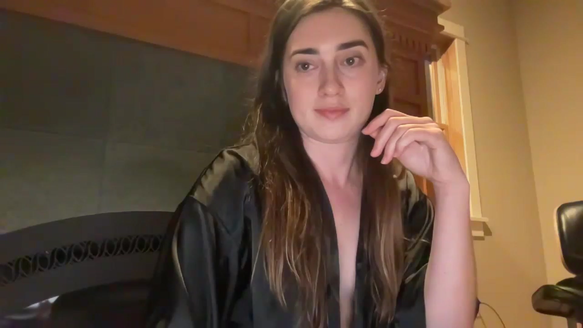 Gallery image thumbnail from SkiCutie's myfreecams stream on, 04/24/2023, 04:11 image 15 of 20