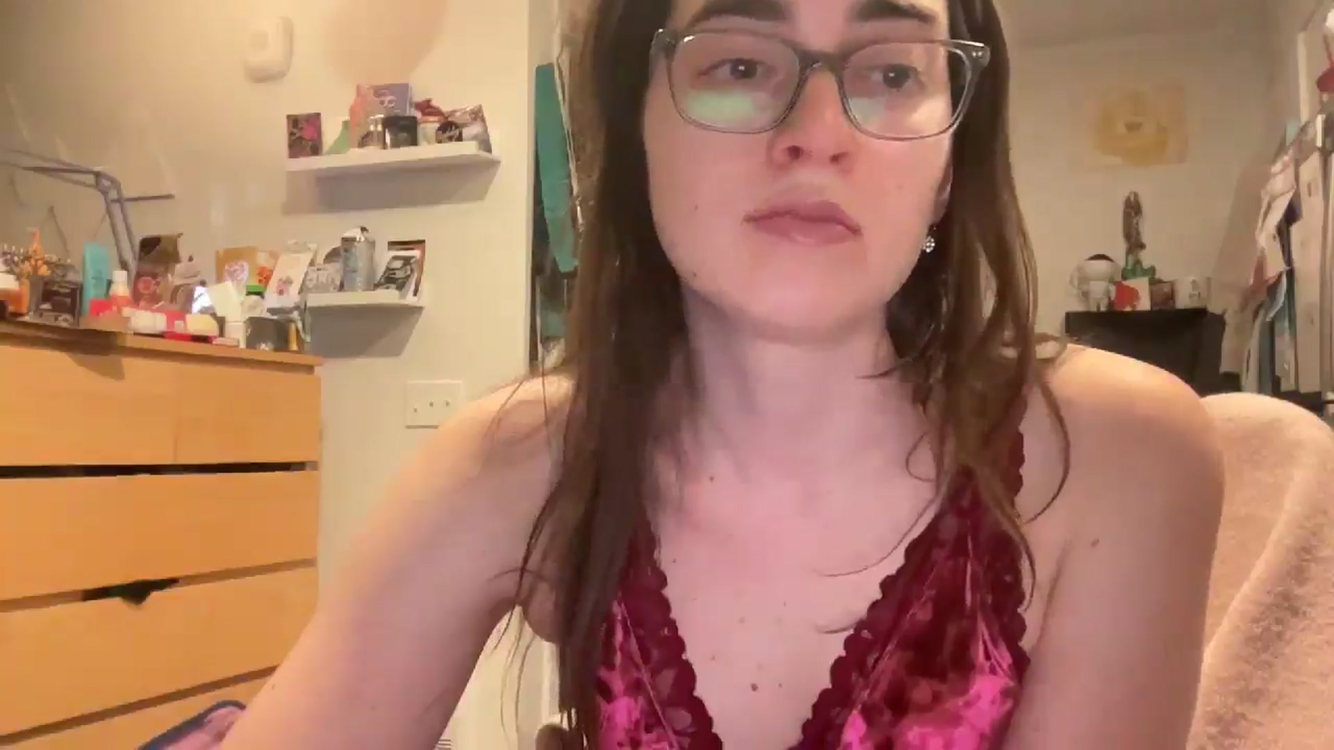 Gallery image thumbnail from SkiCutie's myfreecams stream on, 12/31/2024, 01:31 image 14 of 20