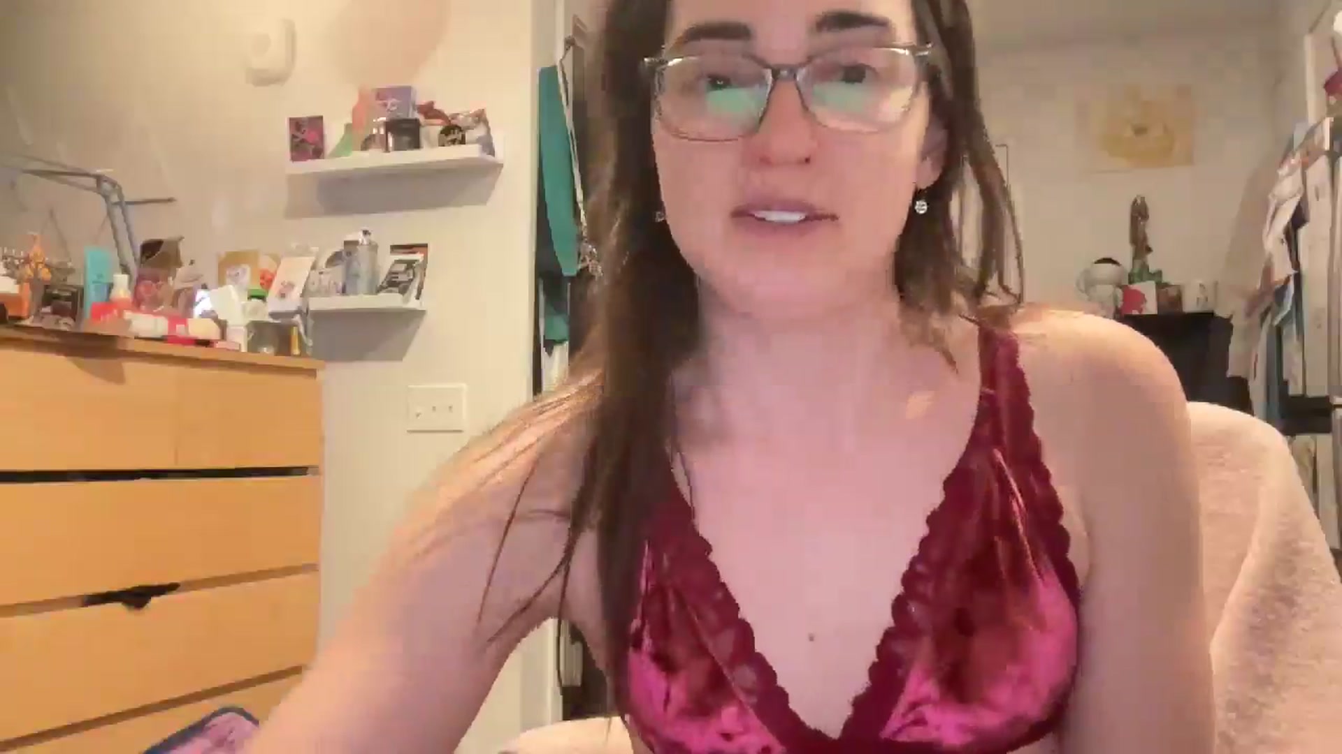 Gallery image thumbnail from SkiCutie's myfreecams stream on, 12/31/2024, 01:31 image 13 of 20