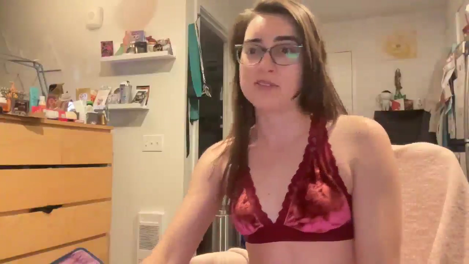 Gallery image thumbnail from SkiCutie's myfreecams stream on, 12/31/2024, 01:31 image 11 of 20