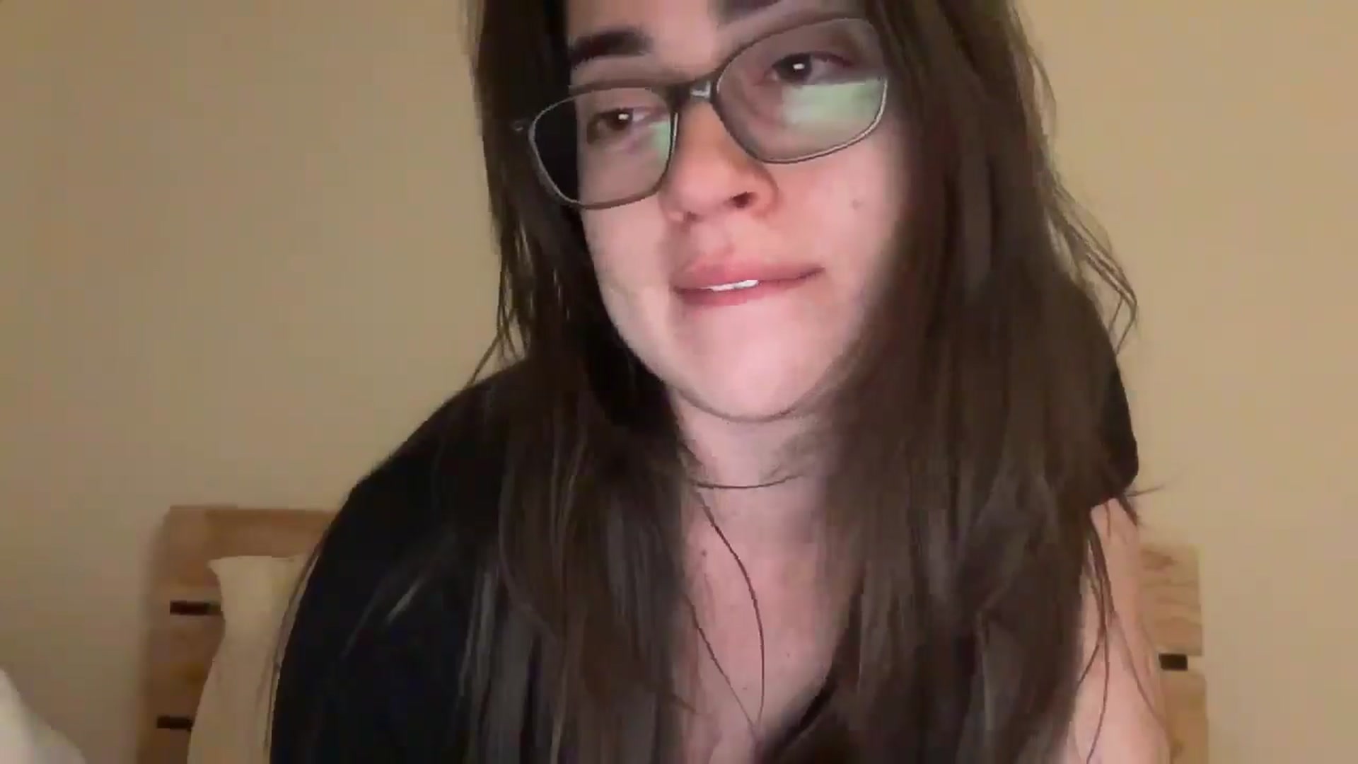 Gallery image thumbnail from SkiCutie's myfreecams stream on, 02/01/2025, 13:06 image 3 of 20