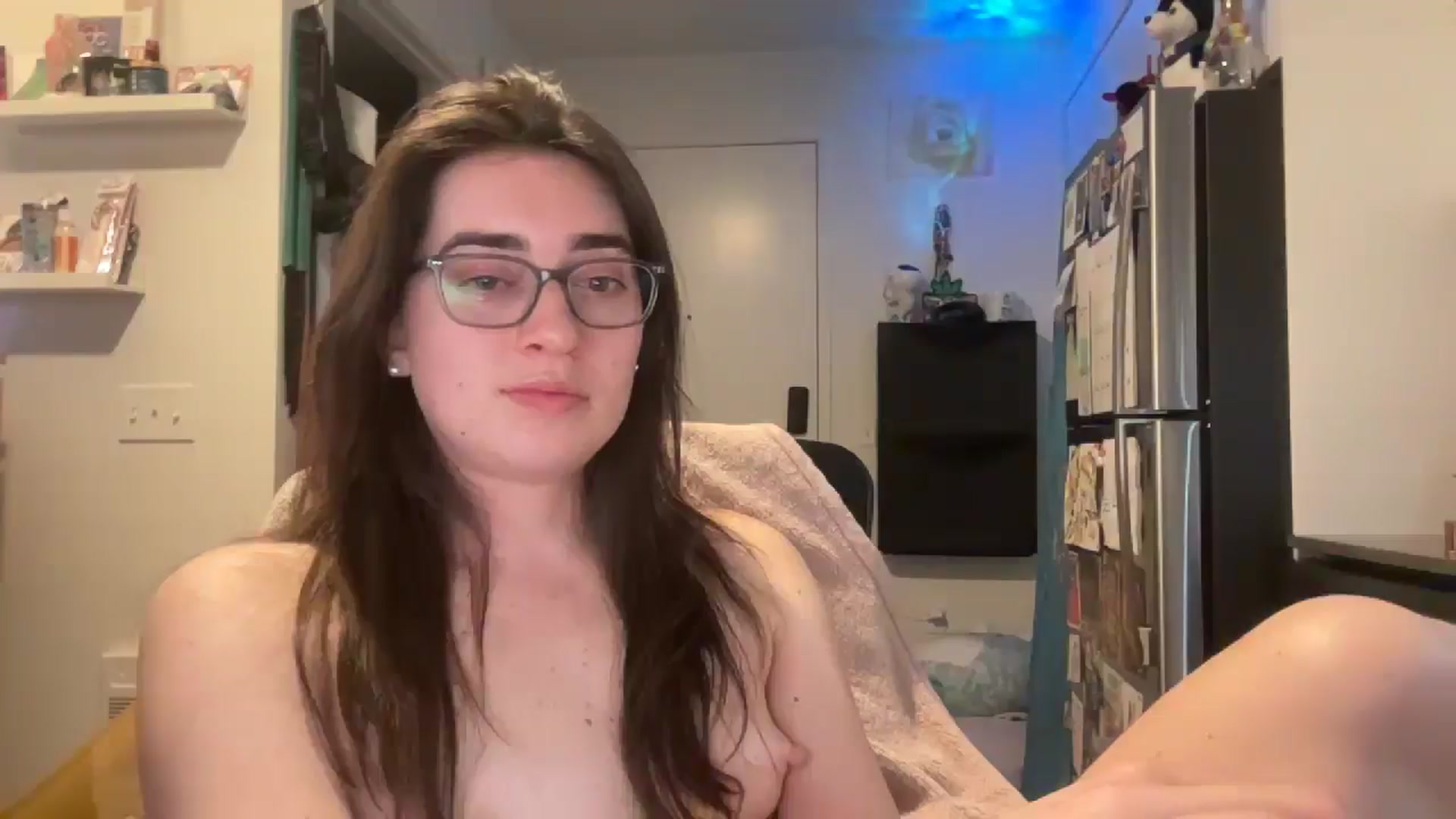 Gallery image thumbnail from SkiCutie's myfreecams stream on, 02/03/2025, 05:50 image 4 of 20