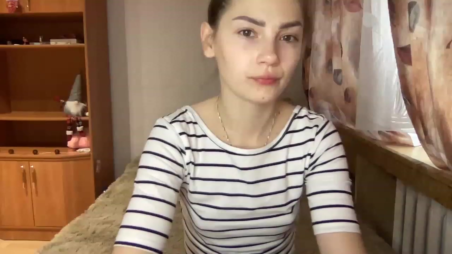 Gallery image thumbnail from SkinnyEva's myfreecams stream on, 12/12/2022, 14:15 image 5 of 20