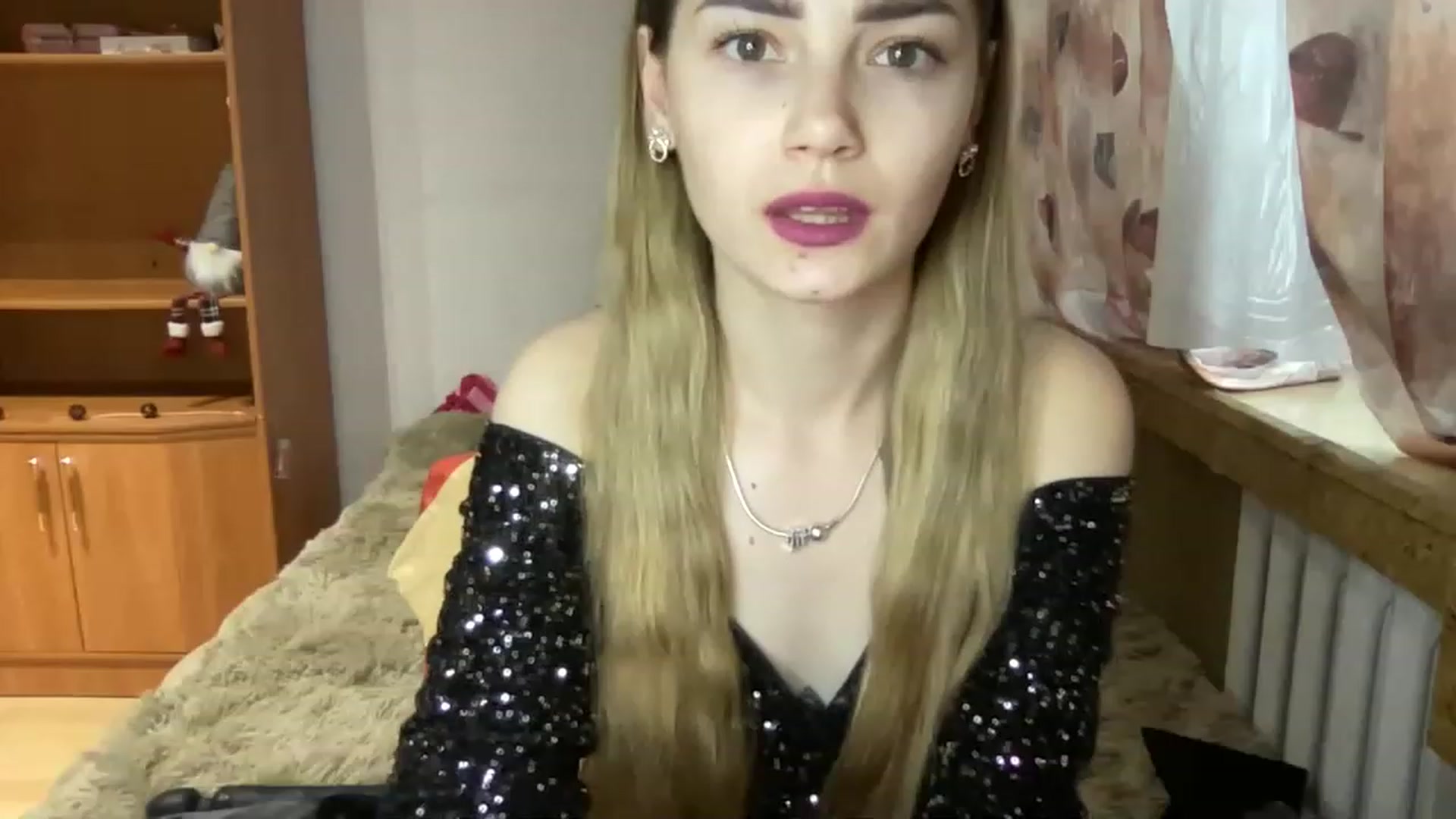 Gallery image thumbnail from SkinnyEva's myfreecams stream on, 12/25/2022, 14:41 image 18 of 20