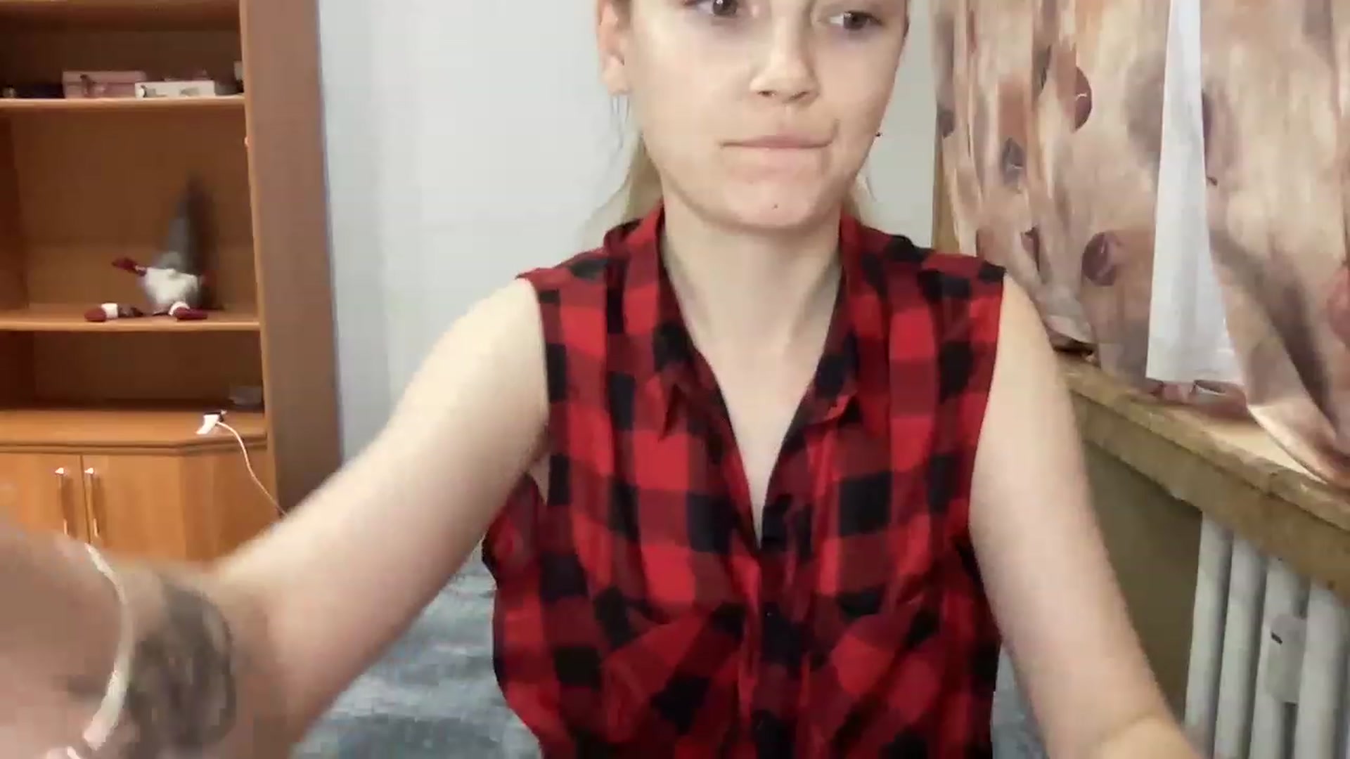 Gallery image thumbnail from SkinnyEva's myfreecams stream on, 01/28/2023, 15:03 image 4 of 20