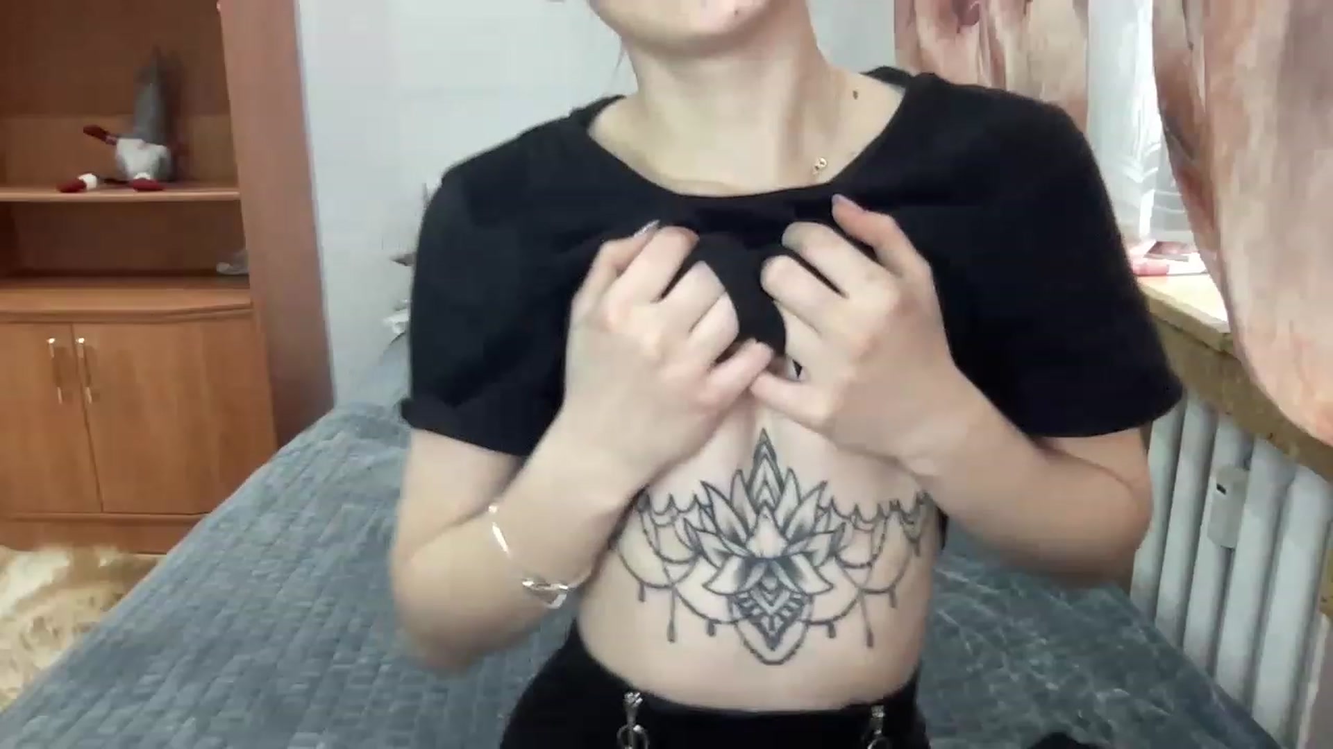 Gallery image thumbnail from SkinnyEva's myfreecams stream on, 02/17/2023, 14:53 image 7 of 20