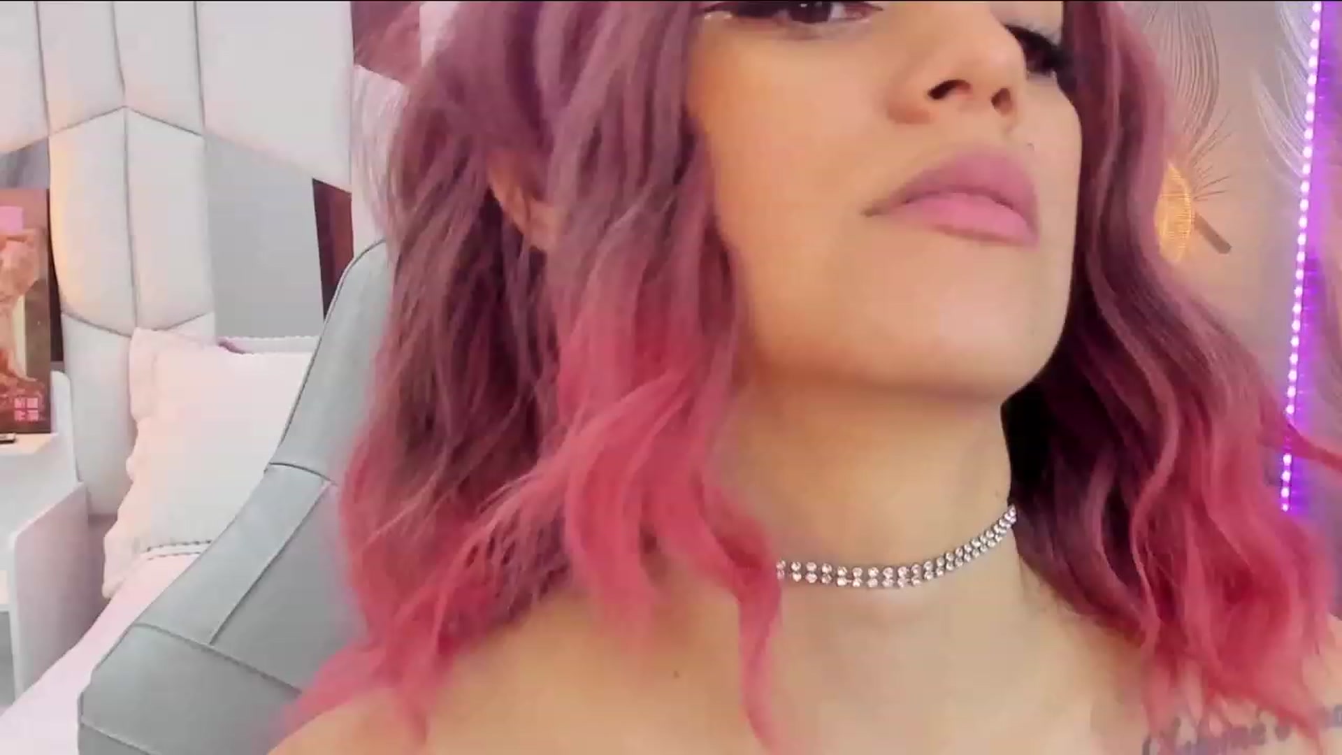 Gallery image thumbnail from SkinnyVeronik's myfreecams stream on, 11/15/2022, 13:48 image 19 of 20