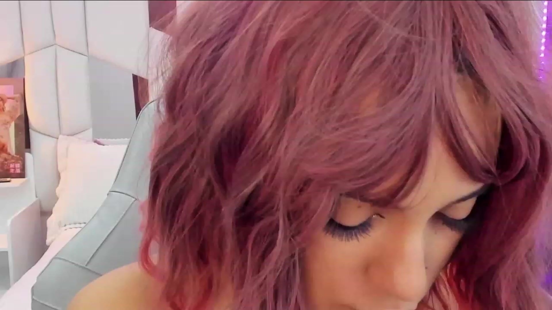 Gallery image thumbnail from SkinnyVeronik's myfreecams stream on, 11/15/2022, 13:48 image 20 of 20