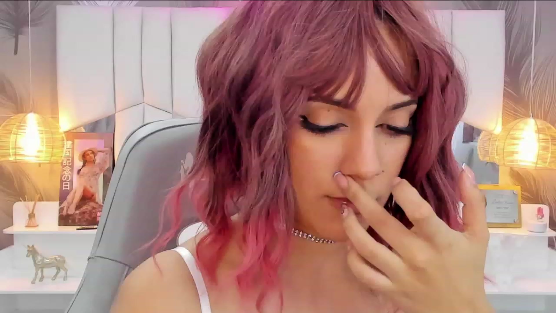 Gallery image thumbnail from SkinnyVeronik's myfreecams stream on, 11/15/2022, 14:35 image 9 of 20