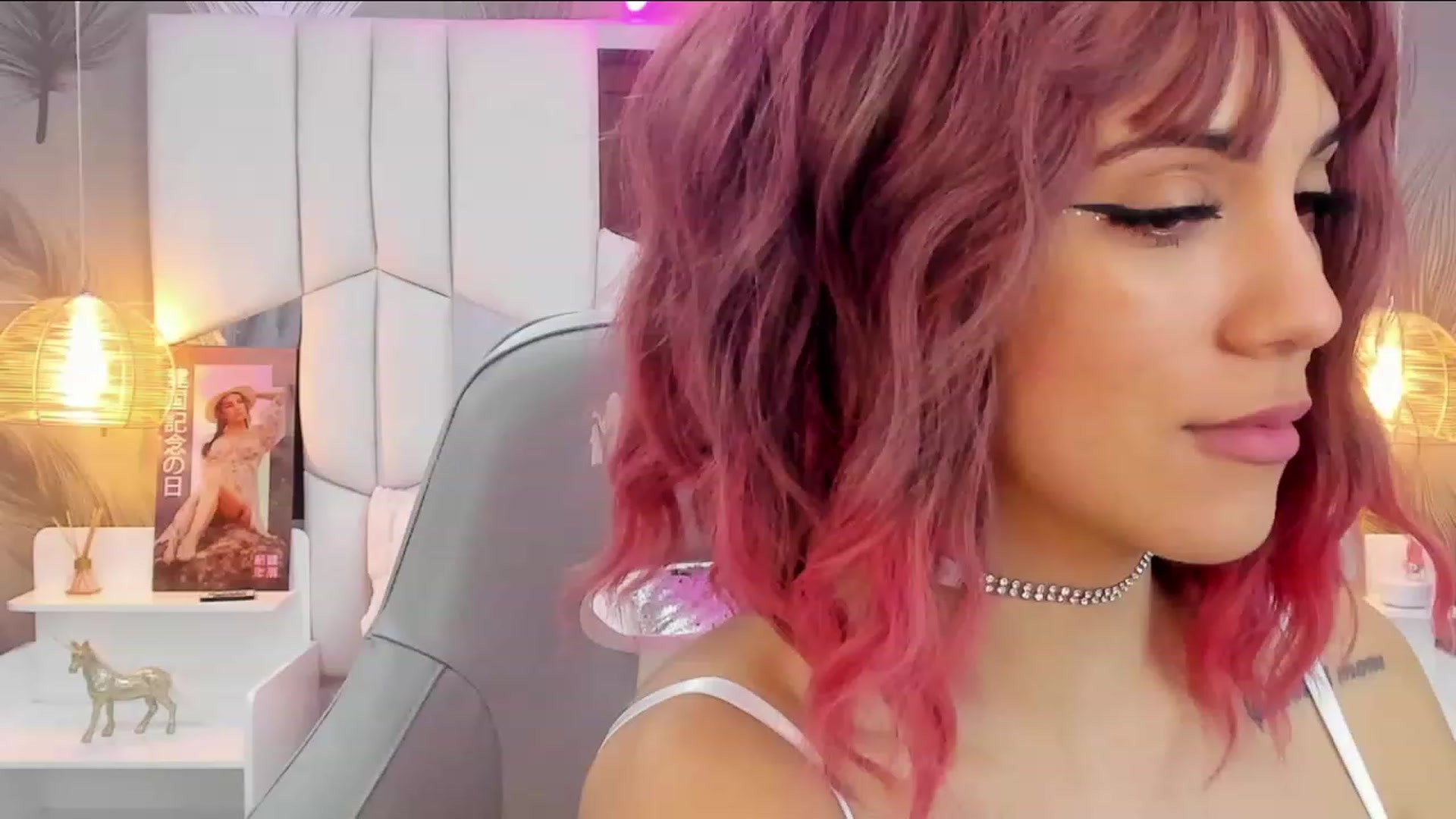 Gallery image thumbnail from SkinnyVeronik's myfreecams stream on, 11/15/2022, 14:35 image 8 of 20