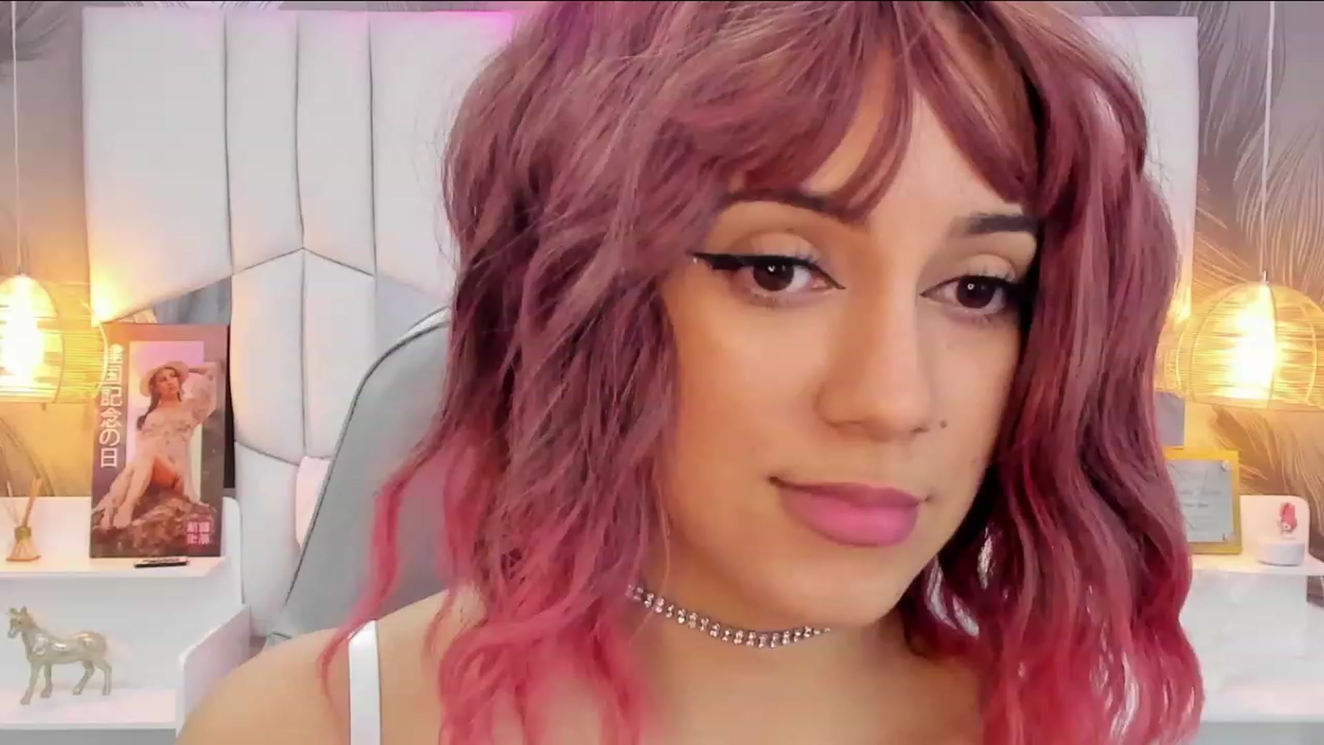 Gallery image thumbnail from SkinnyVeronik's myfreecams stream on, 11/15/2022, 14:35 image 12 of 20