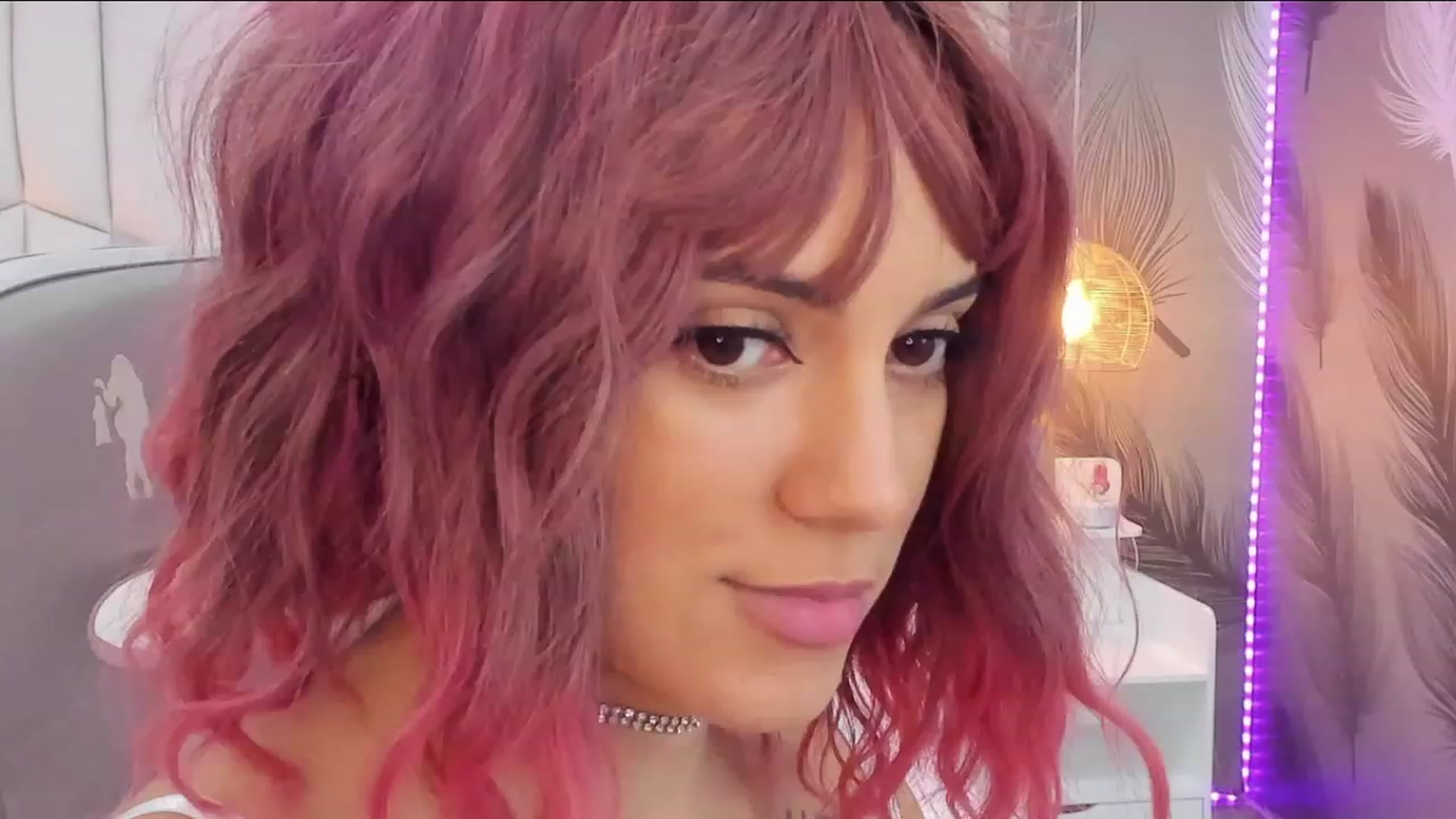 Gallery image thumbnail from SkinnyVeronik's myfreecams stream on, 11/15/2022, 14:35 image 7 of 20