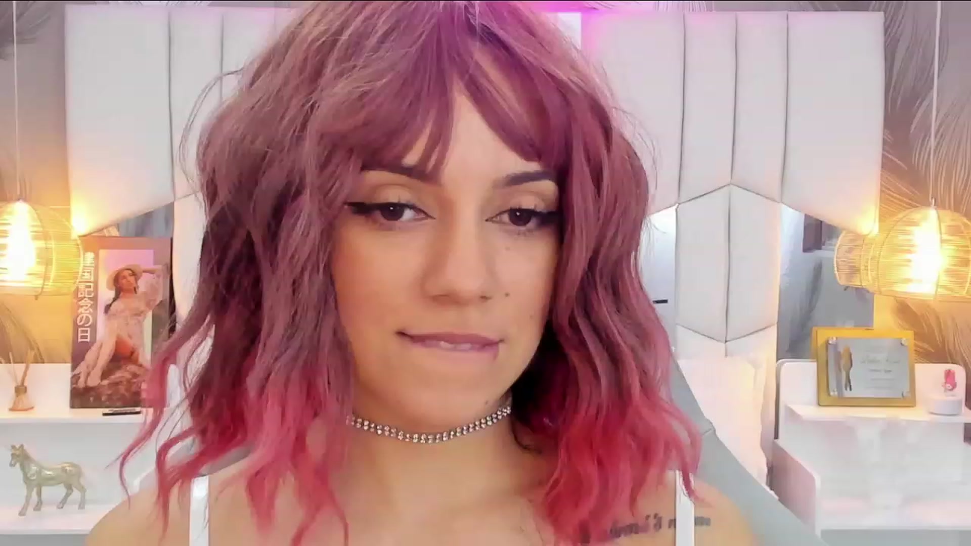 Gallery image thumbnail from SkinnyVeronik's myfreecams stream on, 11/15/2022, 14:35 image 11 of 20