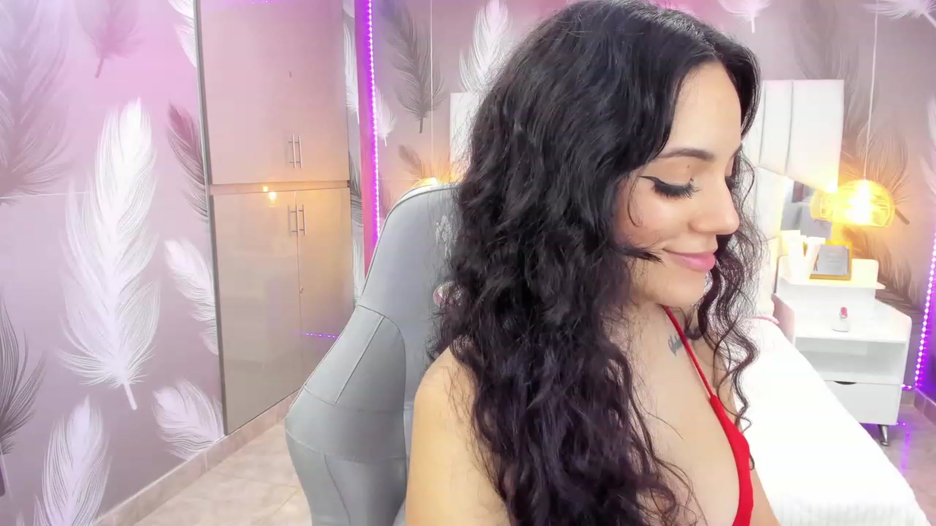 Gallery image thumbnail from SkinnyVeronik's myfreecams stream on, 11/16/2022, 16:30 image 13 of 20
