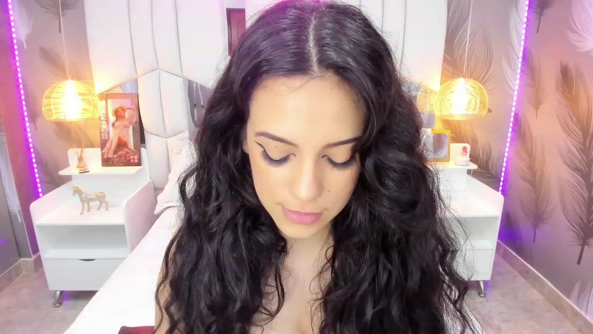 Gallery image thumbnail from SkinnyVeronik's myfreecams stream on, 11/17/2022, 15:58 image 1 of 20