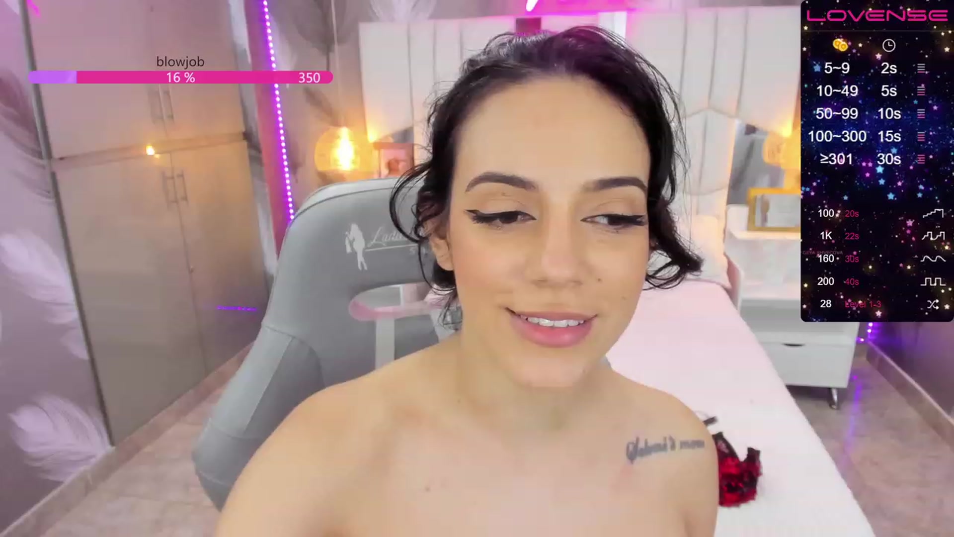 Gallery image thumbnail from SkinnyVeronik's myfreecams stream on, 11/18/2022, 17:25 image 20 of 20