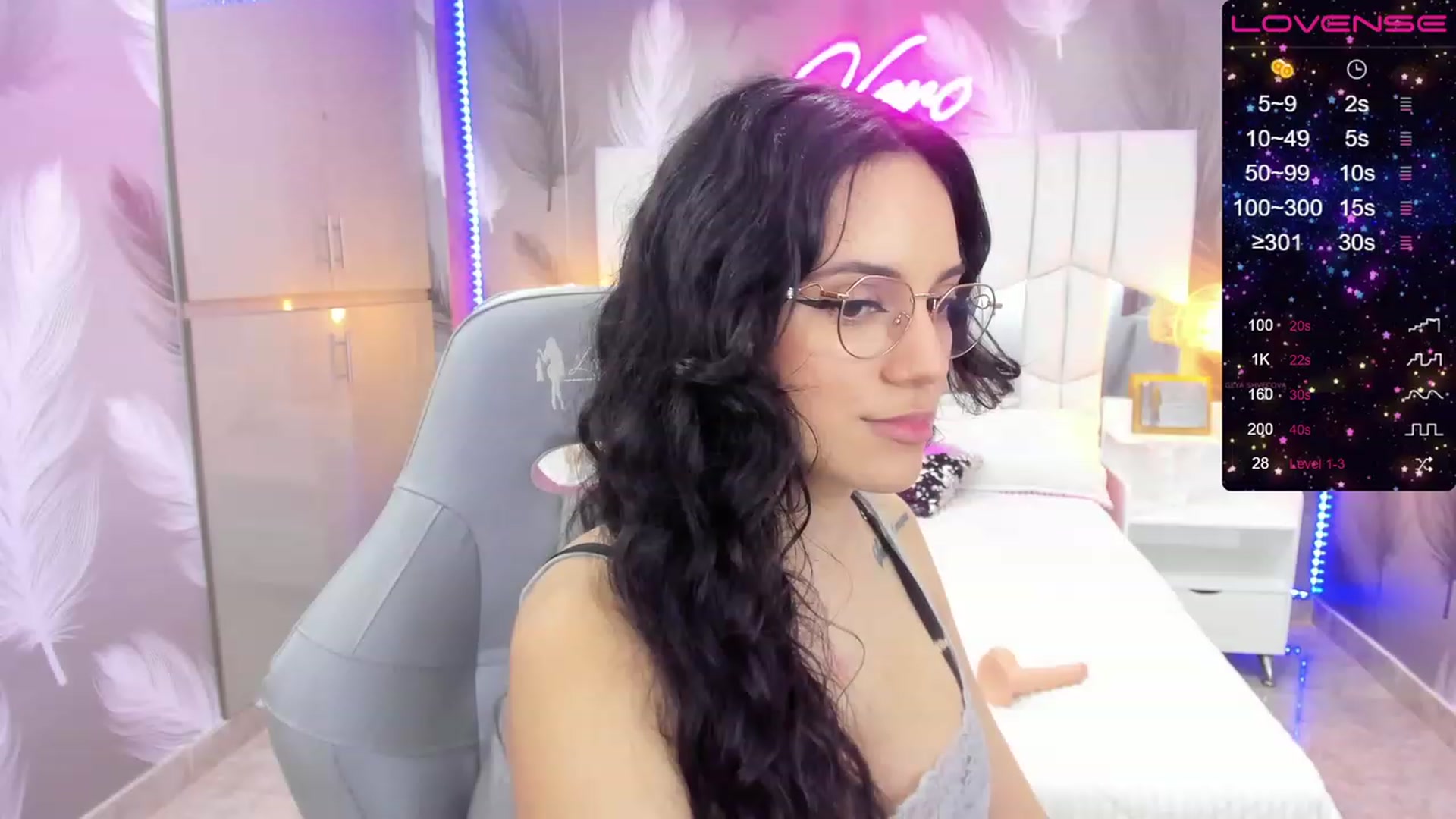 Gallery image thumbnail from SkinnyVeronik's myfreecams stream on, 11/19/2022, 15:12 image 11 of 20