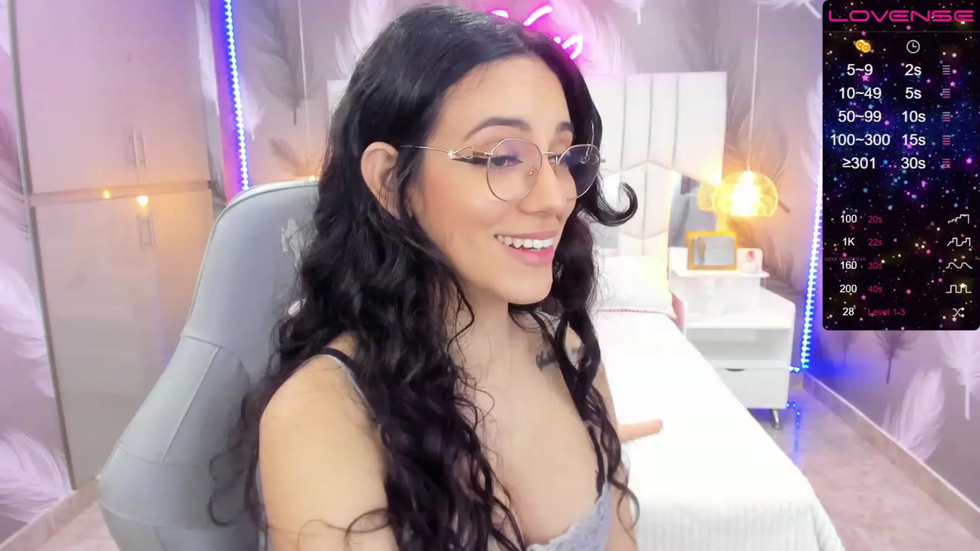 Gallery image thumbnail from SkinnyVeronik's myfreecams stream on, 11/19/2022, 15:12 image 15 of 20