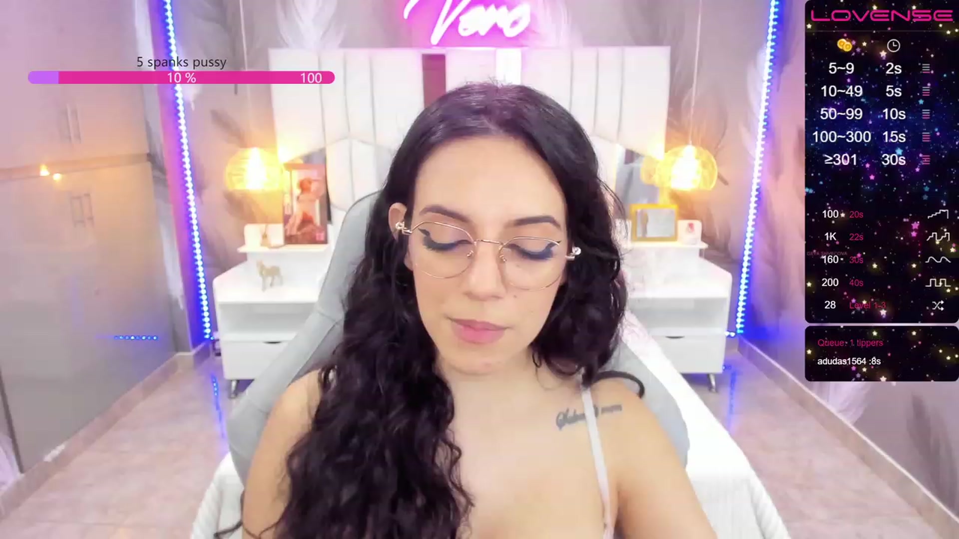 Gallery image thumbnail from SkinnyVeronik's myfreecams stream on, 11/19/2022, 17:16 image 19 of 20