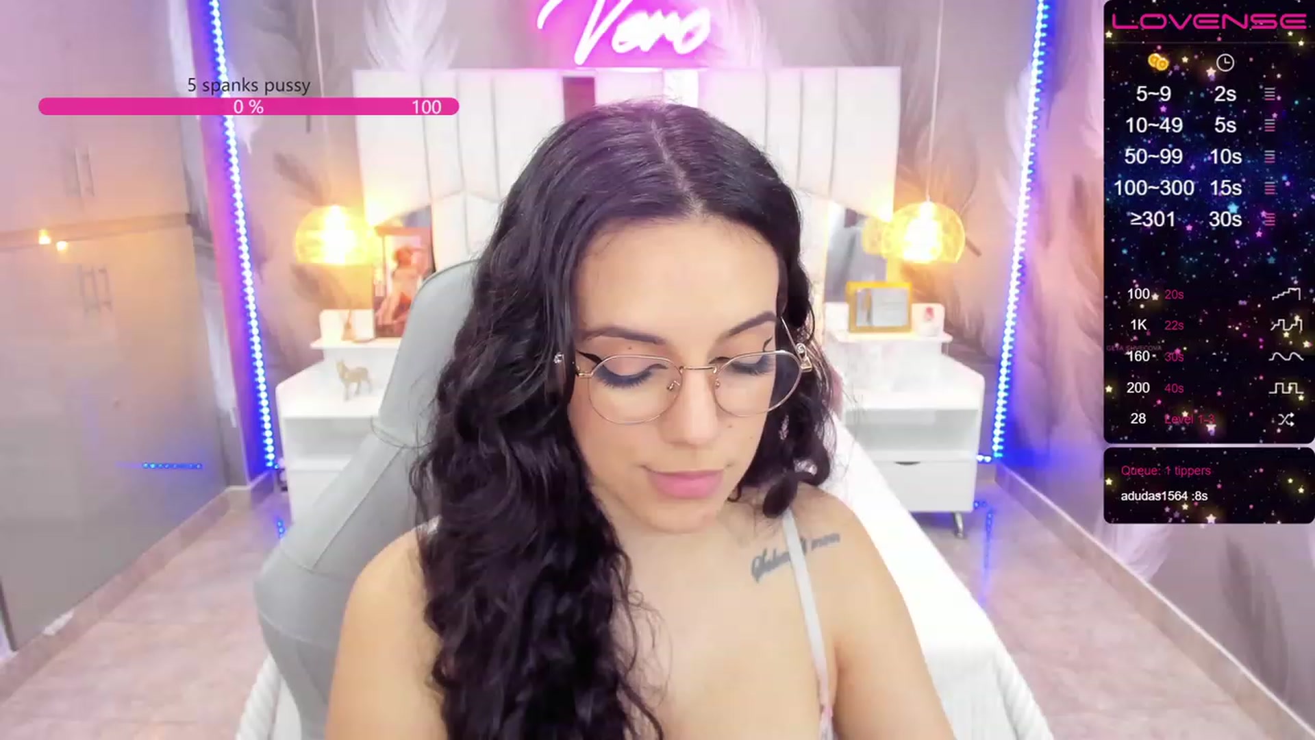 Gallery image thumbnail from SkinnyVeronik's myfreecams stream on, 11/19/2022, 17:16 image 17 of 20