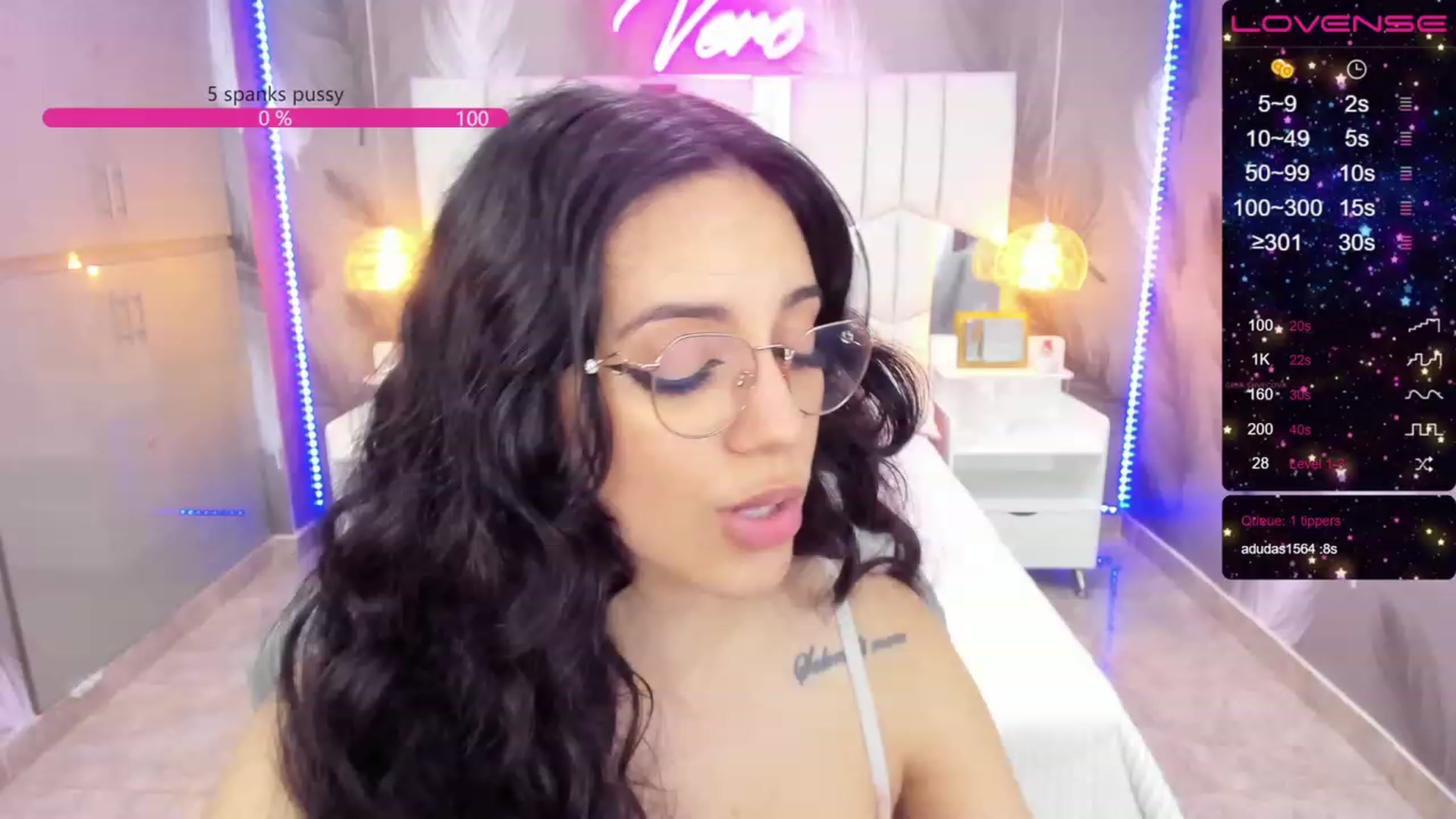 Gallery image thumbnail from SkinnyVeronik's myfreecams stream on, 11/19/2022, 17:16 image 15 of 20