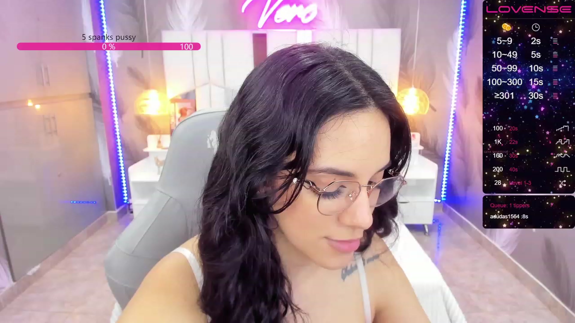 Gallery image thumbnail from SkinnyVeronik's myfreecams stream on, 11/19/2022, 17:16 image 16 of 20