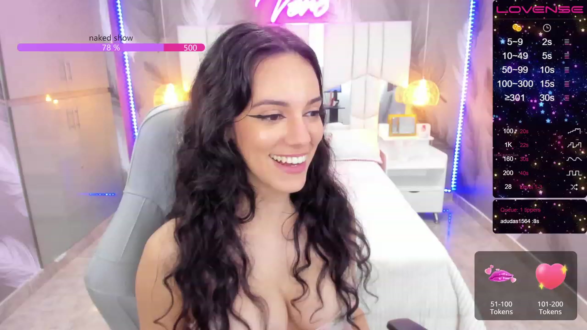 Gallery image thumbnail from SkinnyVeronik's myfreecams stream on, 11/19/2022, 17:16 image 4 of 20