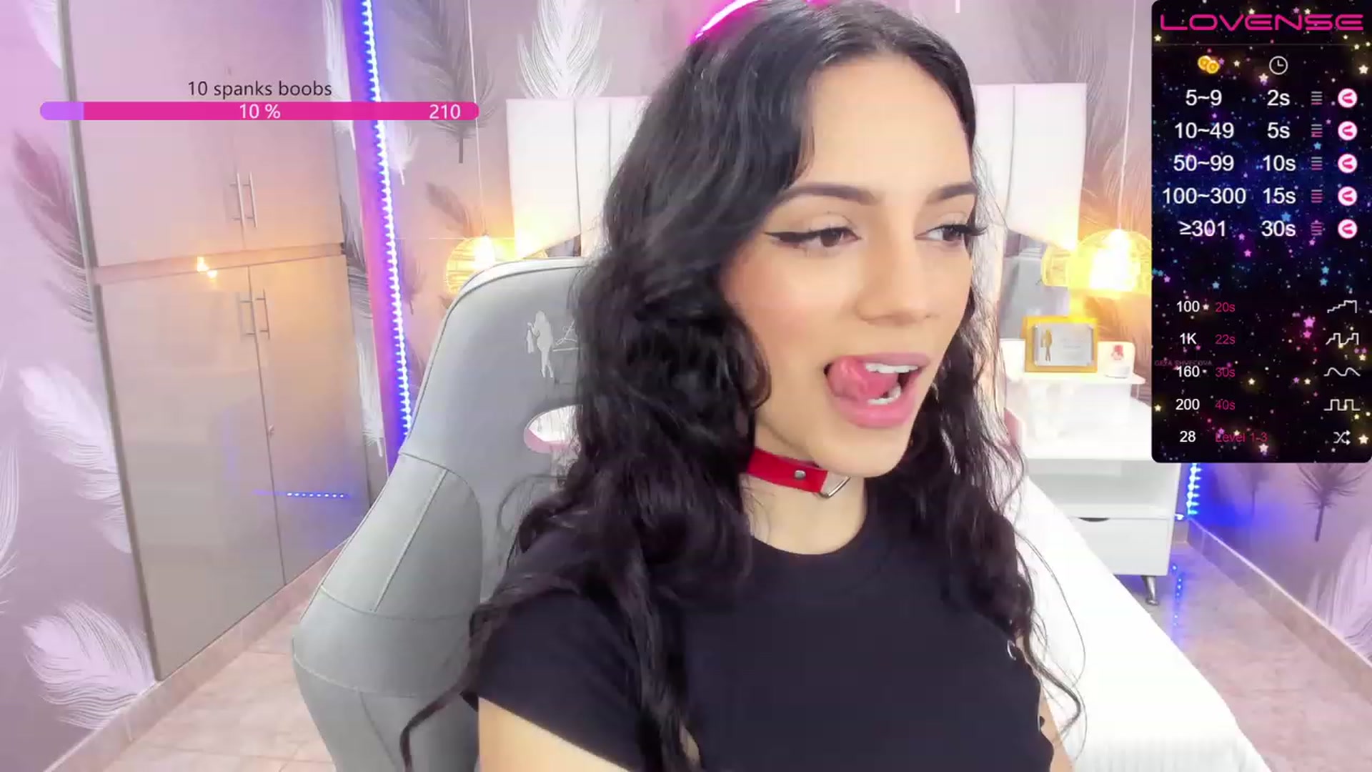 Gallery image thumbnail from SkinnyVeronik's myfreecams stream on, 11/21/2022, 14:21 image 6 of 20