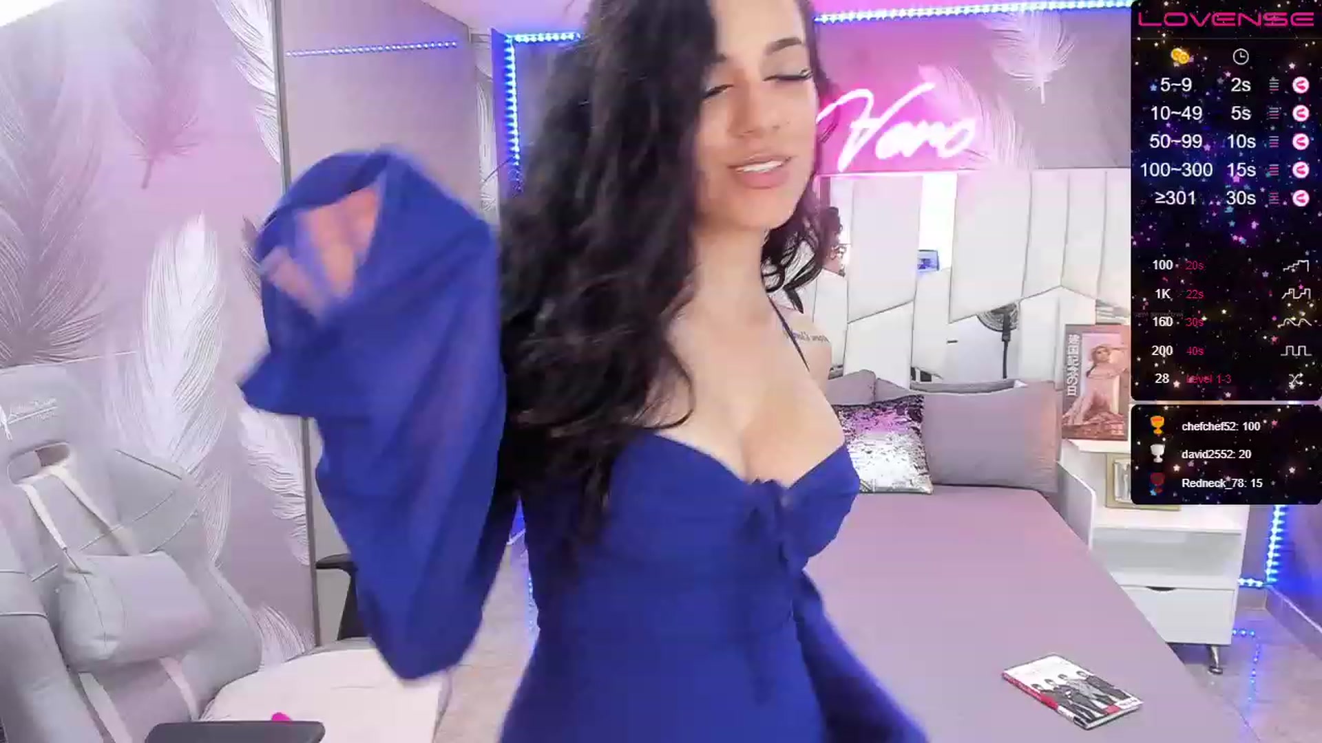 Gallery image thumbnail from SkinnyVeronik's myfreecams stream on, 12/24/2022, 16:54 image 6 of 20