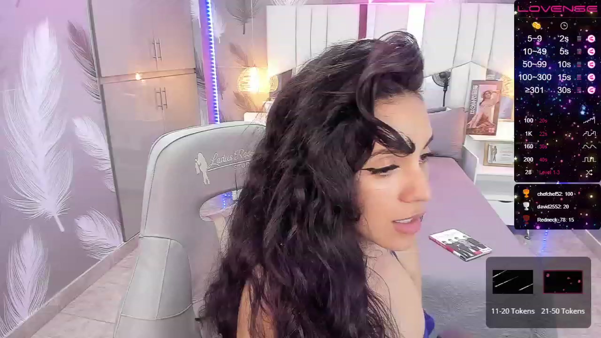Gallery image thumbnail from SkinnyVeronik's myfreecams stream on, 12/24/2022, 16:54 image 7 of 20