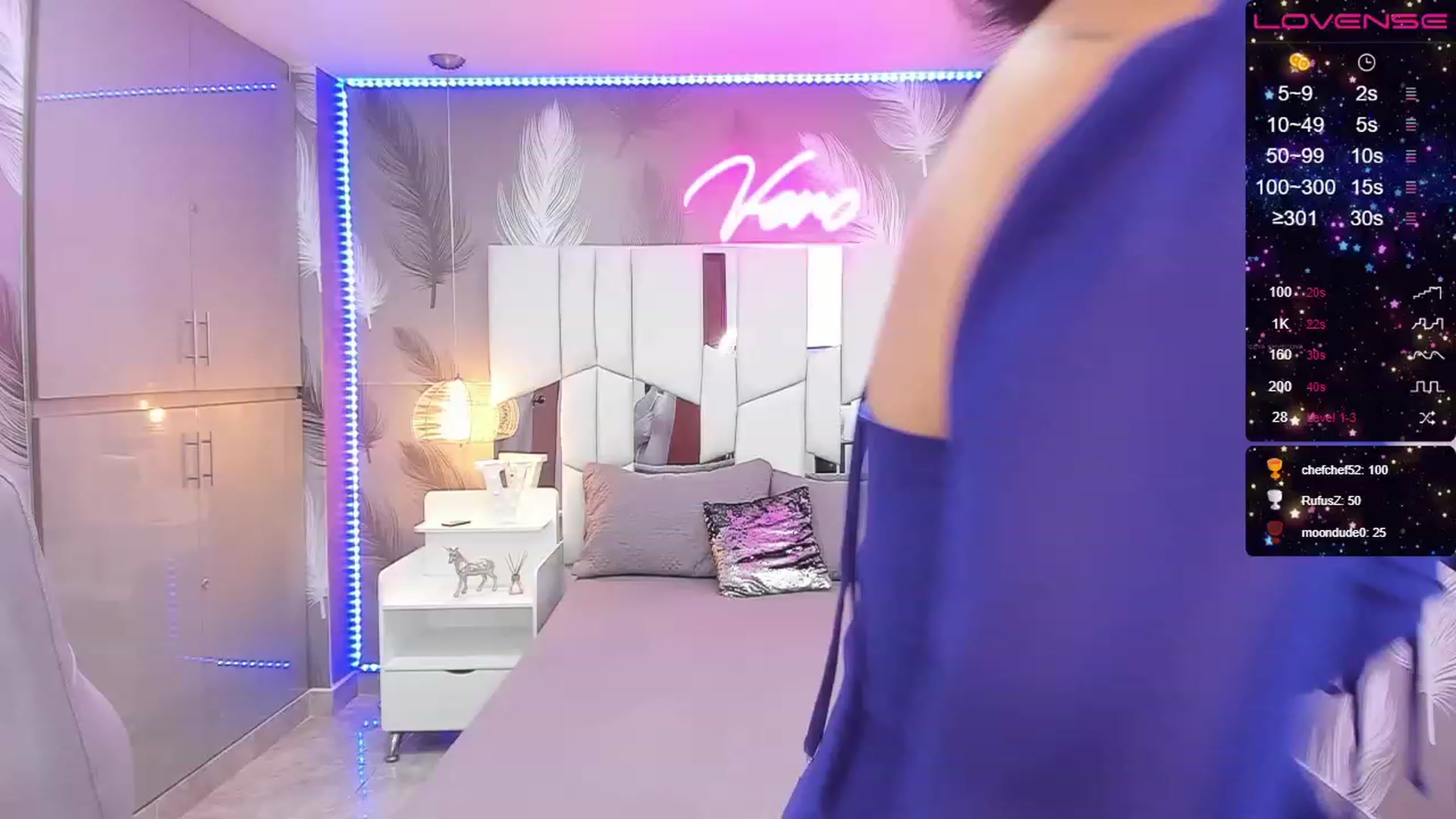 Gallery image thumbnail from SkinnyVeronik's myfreecams stream on, 12/24/2022, 17:55 image 3 of 20