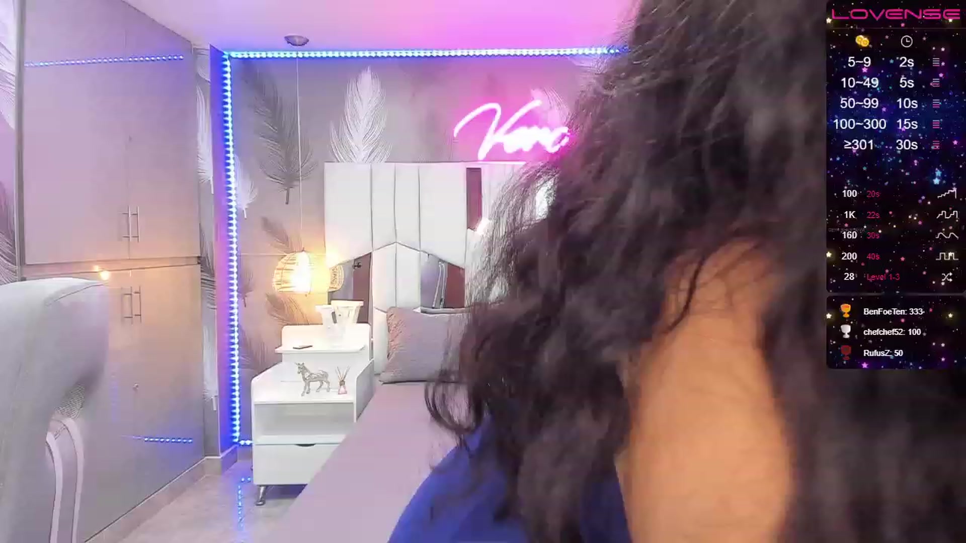 Gallery image thumbnail from SkinnyVeronik's myfreecams stream on, 12/24/2022, 17:55 image 10 of 20