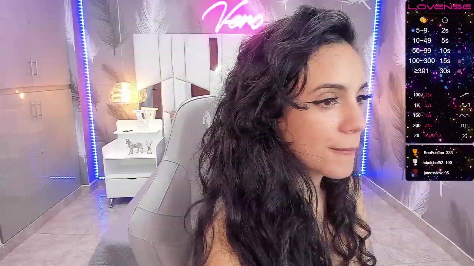 Gallery image thumbnail from SkinnyVeronik's myfreecams stream on, 12/24/2022, 18:10 image 9 of 20