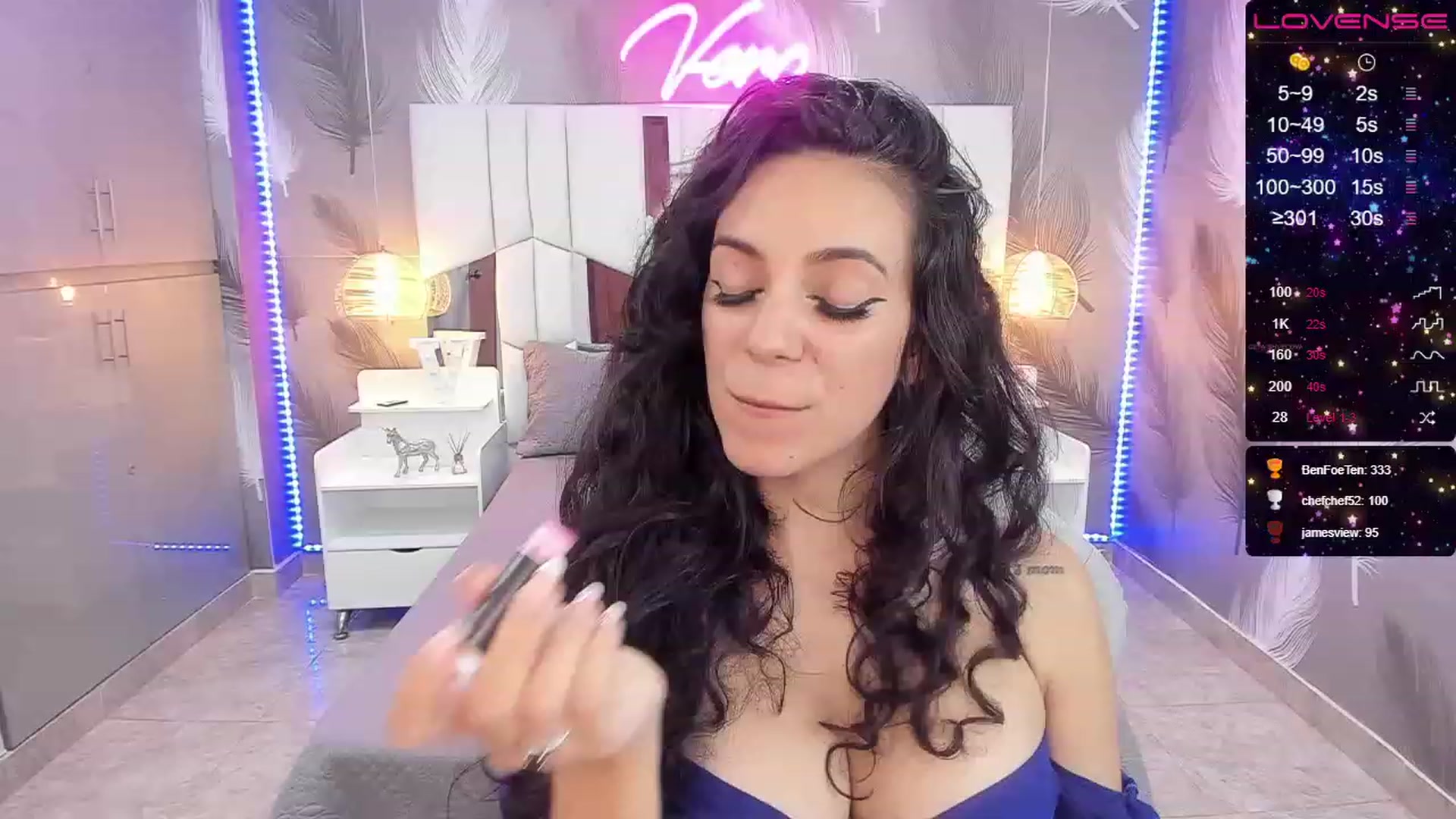 Gallery image thumbnail from SkinnyVeronik's myfreecams stream on, 12/24/2022, 18:10 image 6 of 20