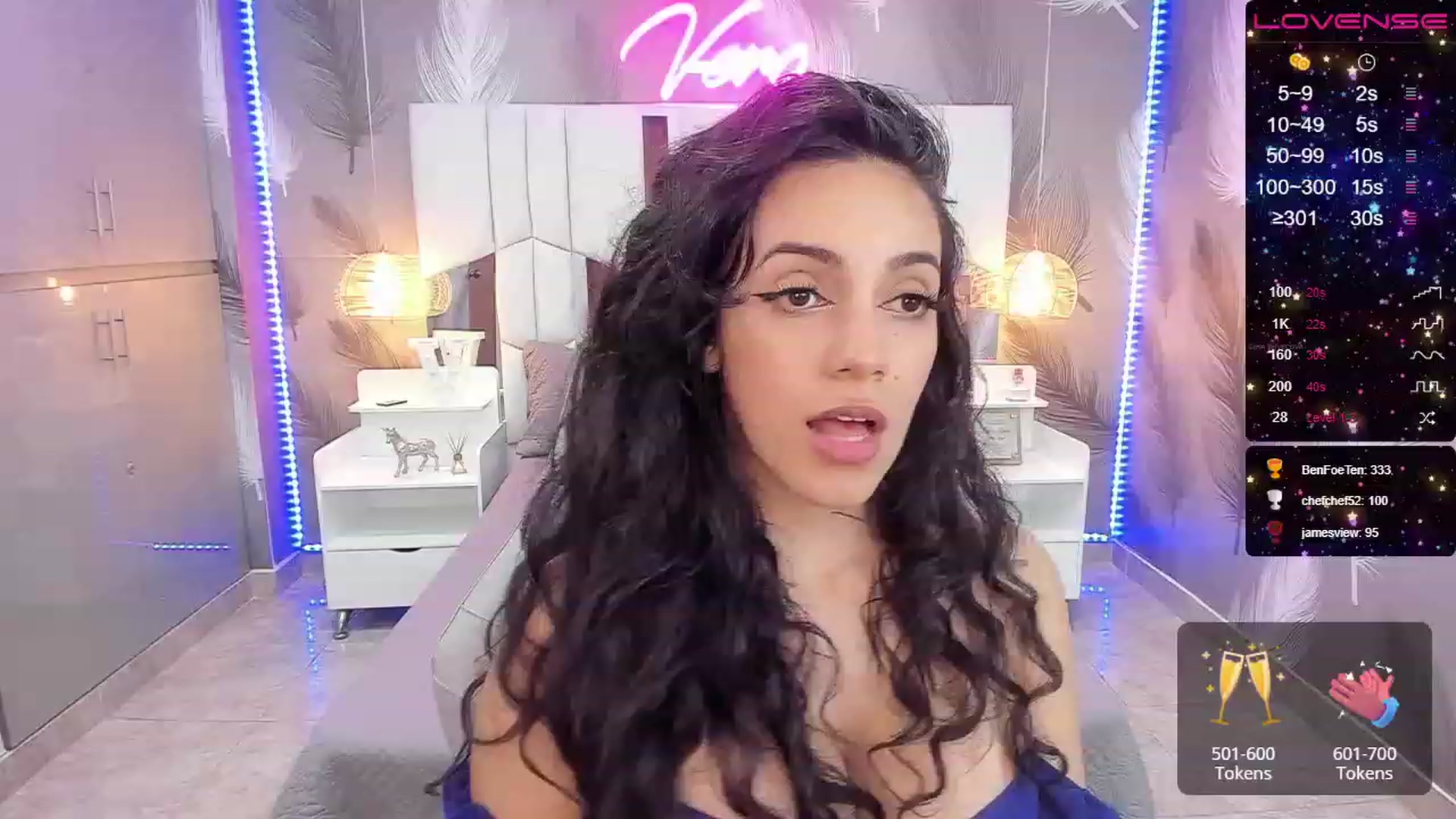 Gallery image thumbnail from SkinnyVeronik's myfreecams stream on, 12/24/2022, 18:10 image 10 of 20
