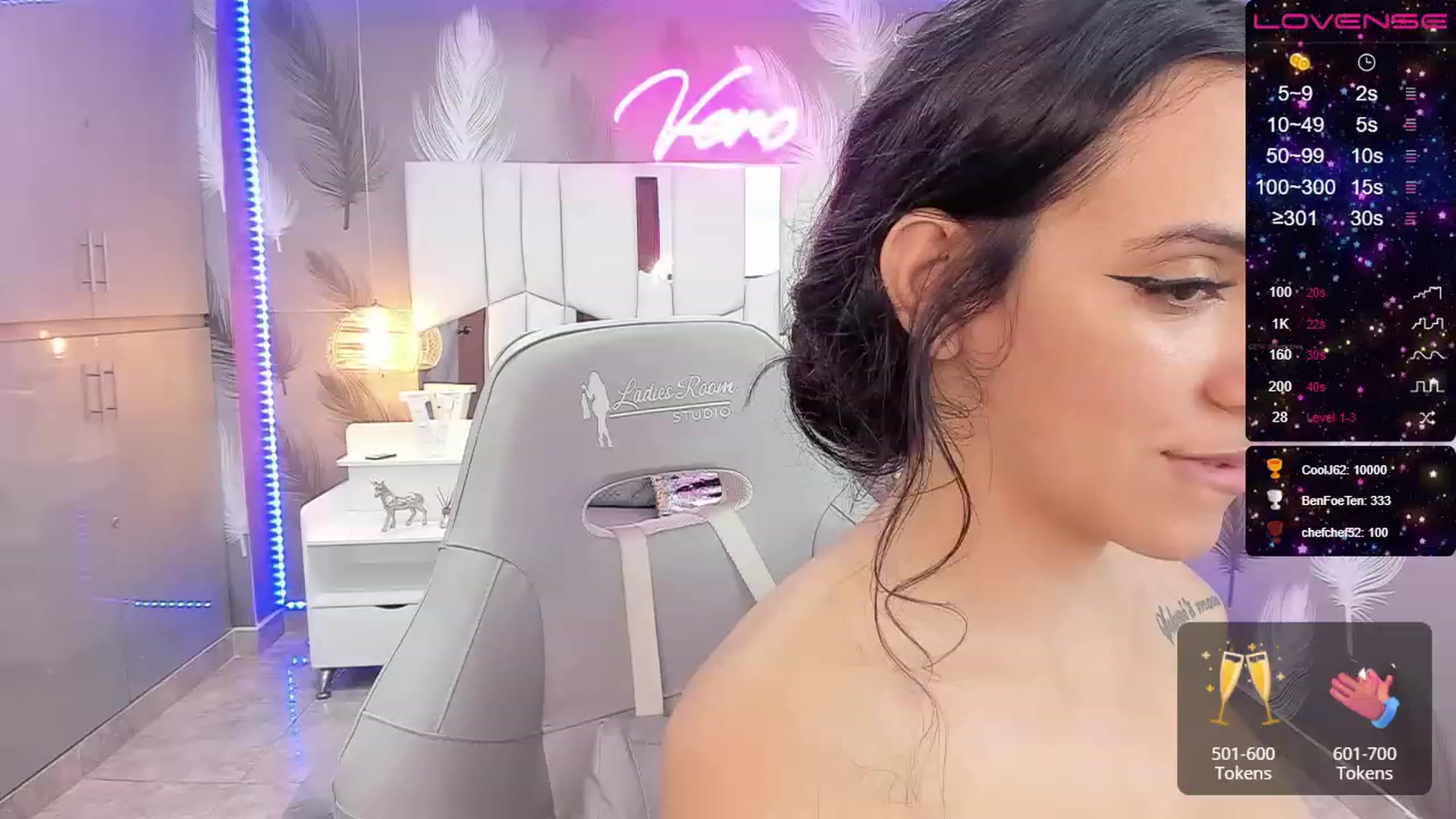 Gallery image thumbnail from SkinnyVeronik's myfreecams stream on, 12/24/2022, 18:34 image 16 of 20