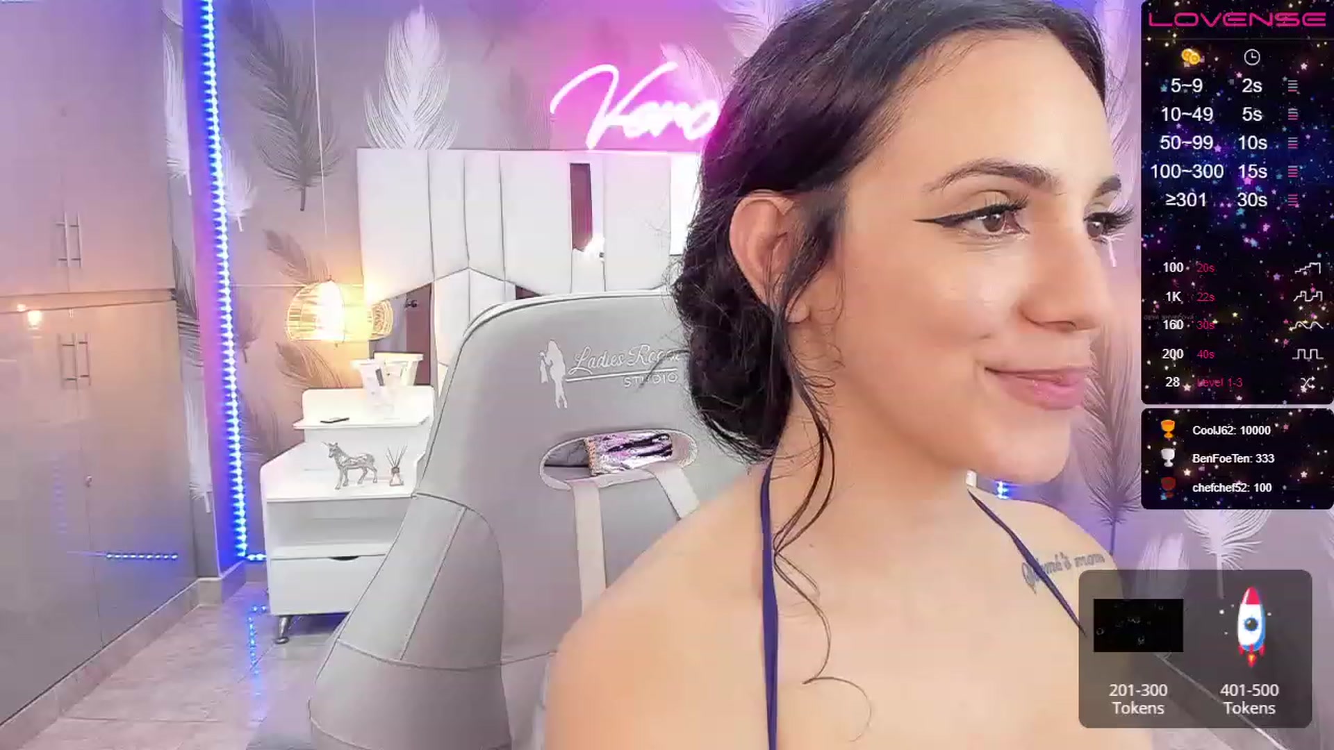 Gallery image thumbnail from SkinnyVeronik's myfreecams stream on, 12/24/2022, 18:34 image 15 of 20