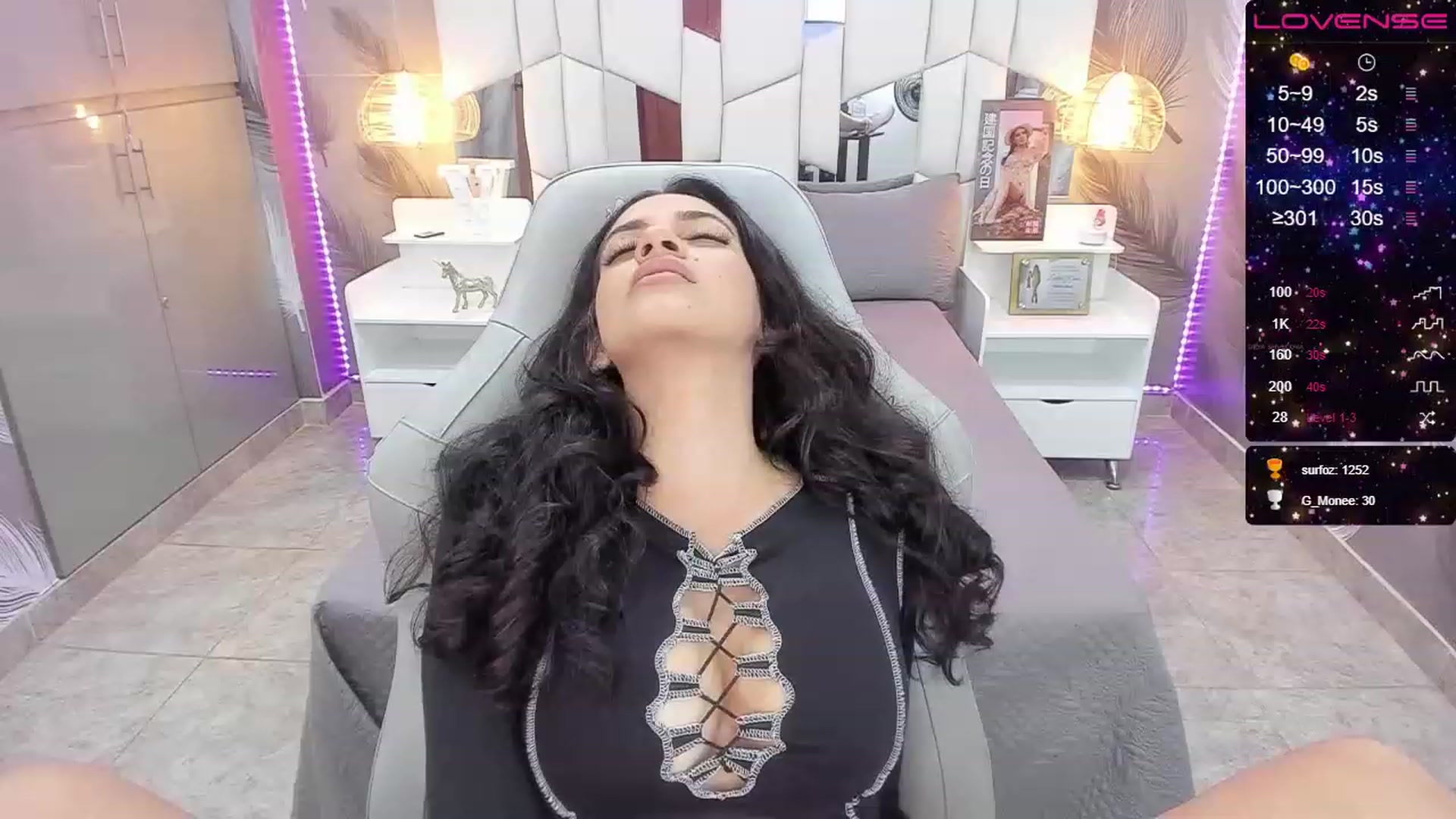 Gallery image thumbnail from SkinnyVeronik's myfreecams stream on, 12/26/2022, 15:12 image 4 of 20