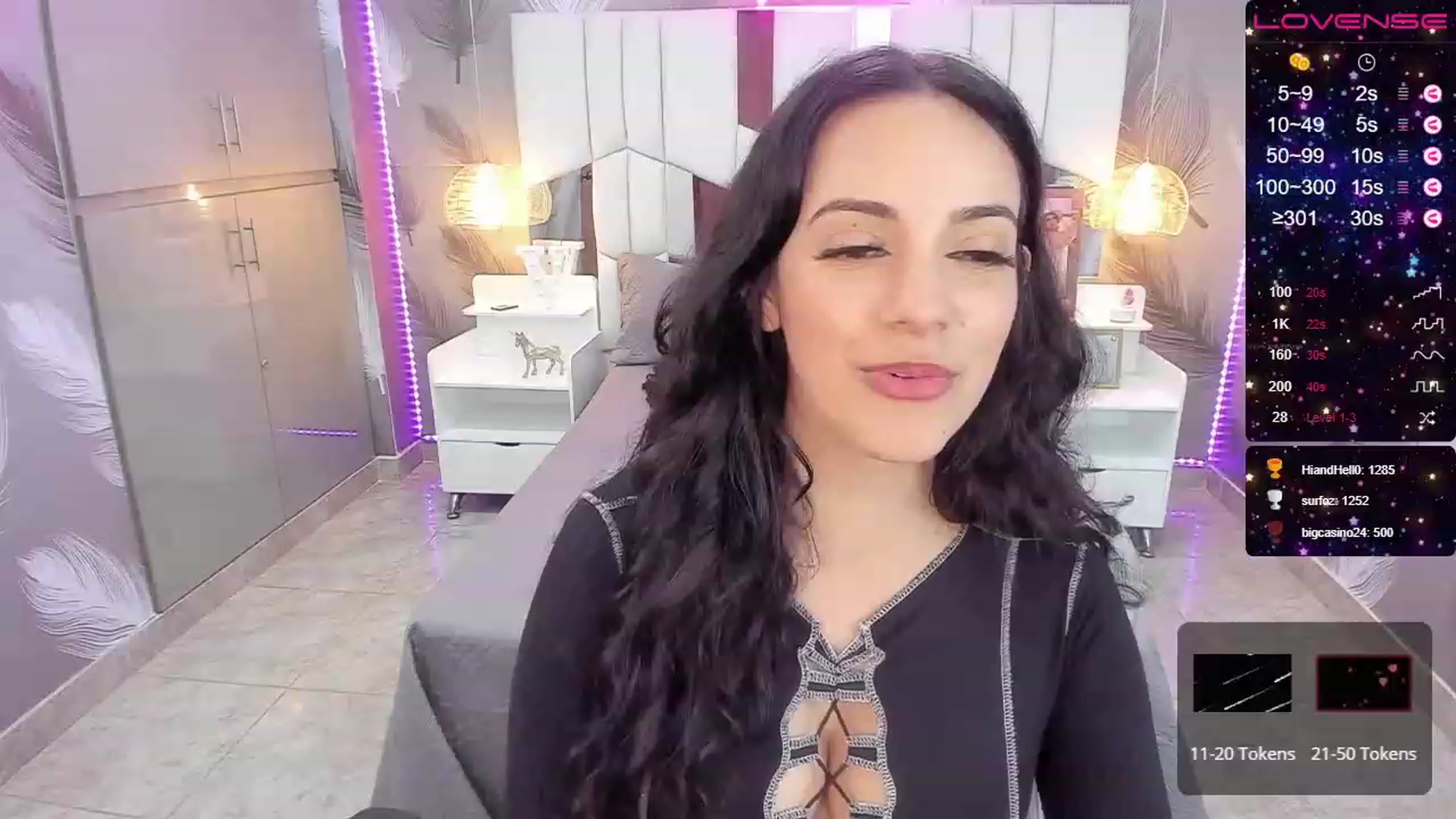 Gallery image thumbnail from SkinnyVeronik's myfreecams stream on, 12/26/2022, 15:12 image 20 of 20