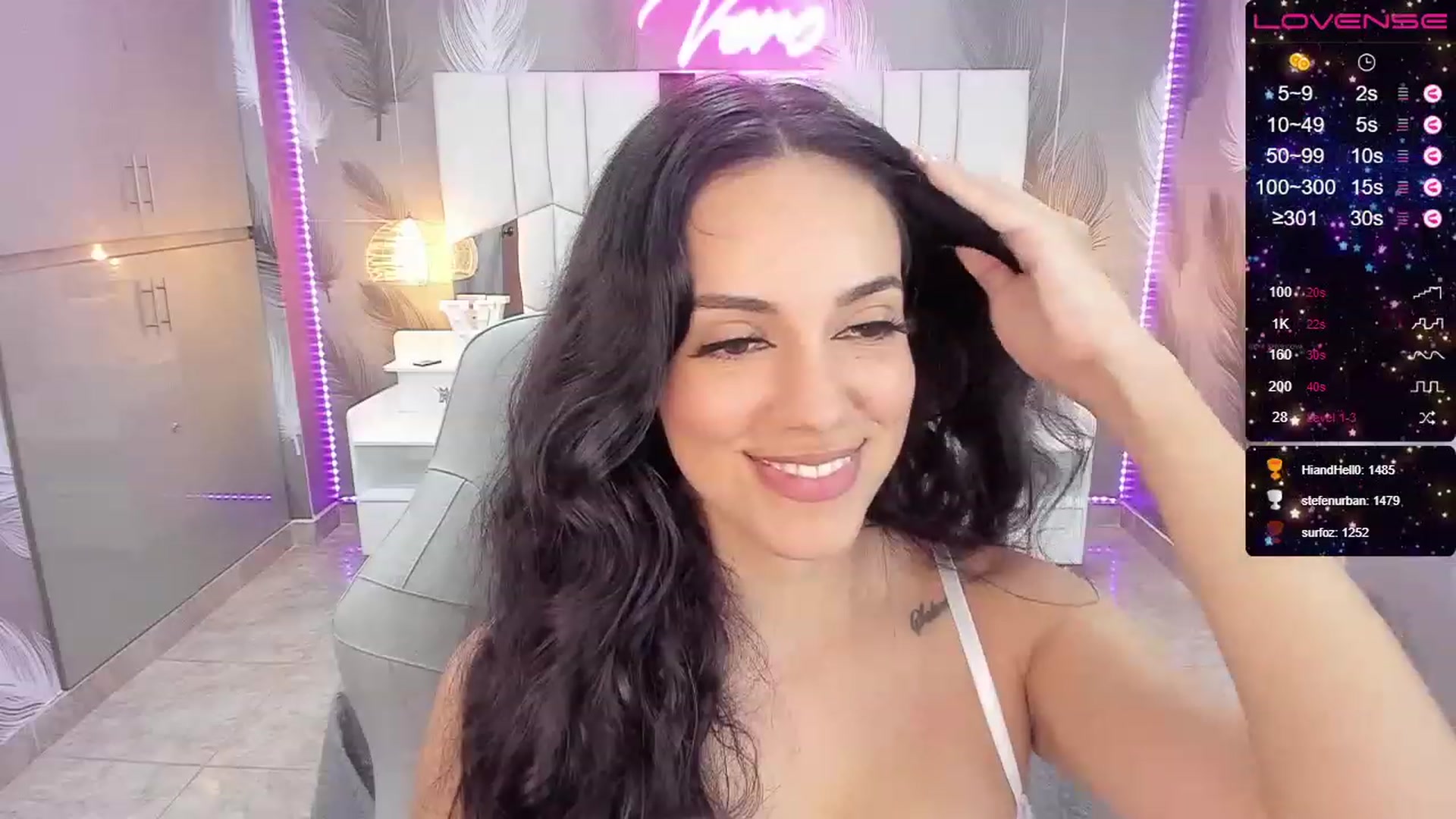 Gallery image thumbnail from SkinnyVeronik's myfreecams stream on, 12/26/2022, 16:38 image 12 of 20