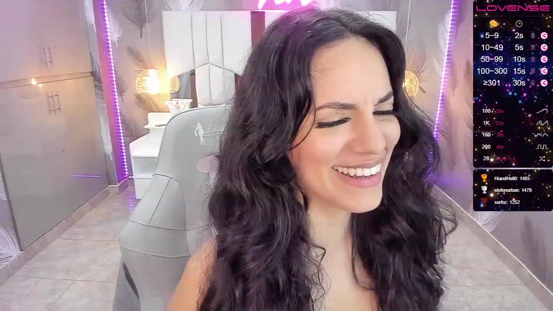 Gallery image thumbnail from SkinnyVeronik's myfreecams stream on, 12/26/2022, 16:38 image 20 of 20