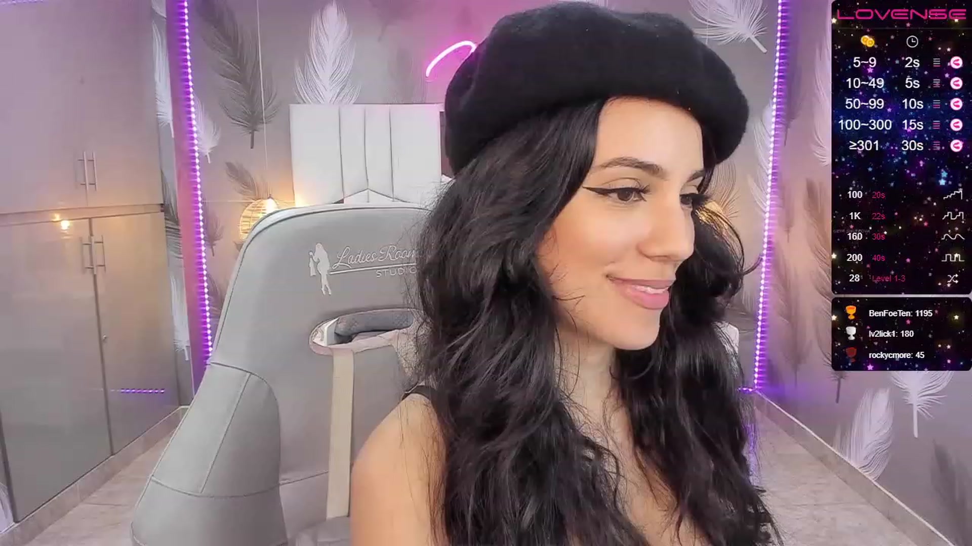 Gallery image thumbnail from SkinnyVeronik's myfreecams stream on, 12/27/2022, 13:56 image 18 of 20