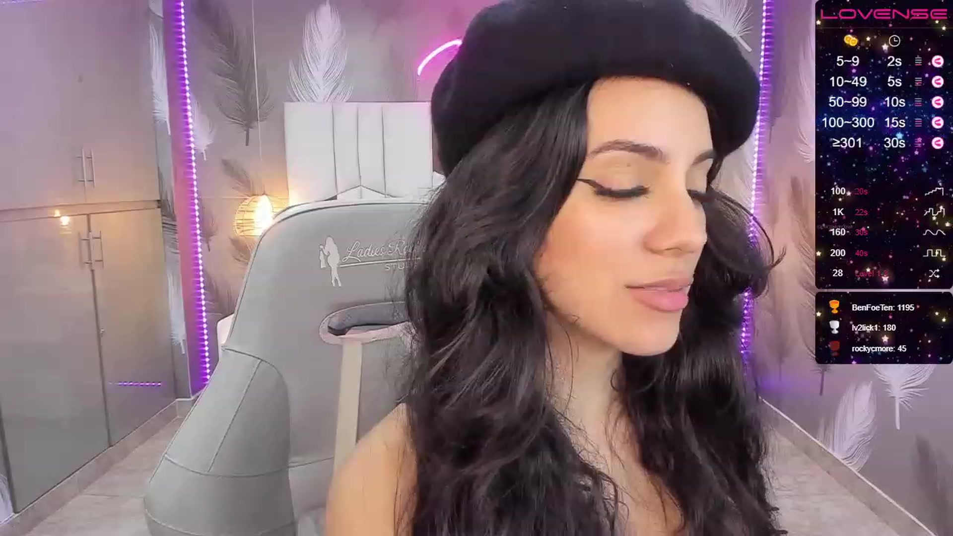 Gallery image thumbnail from SkinnyVeronik's myfreecams stream on, 12/27/2022, 13:56 image 19 of 20