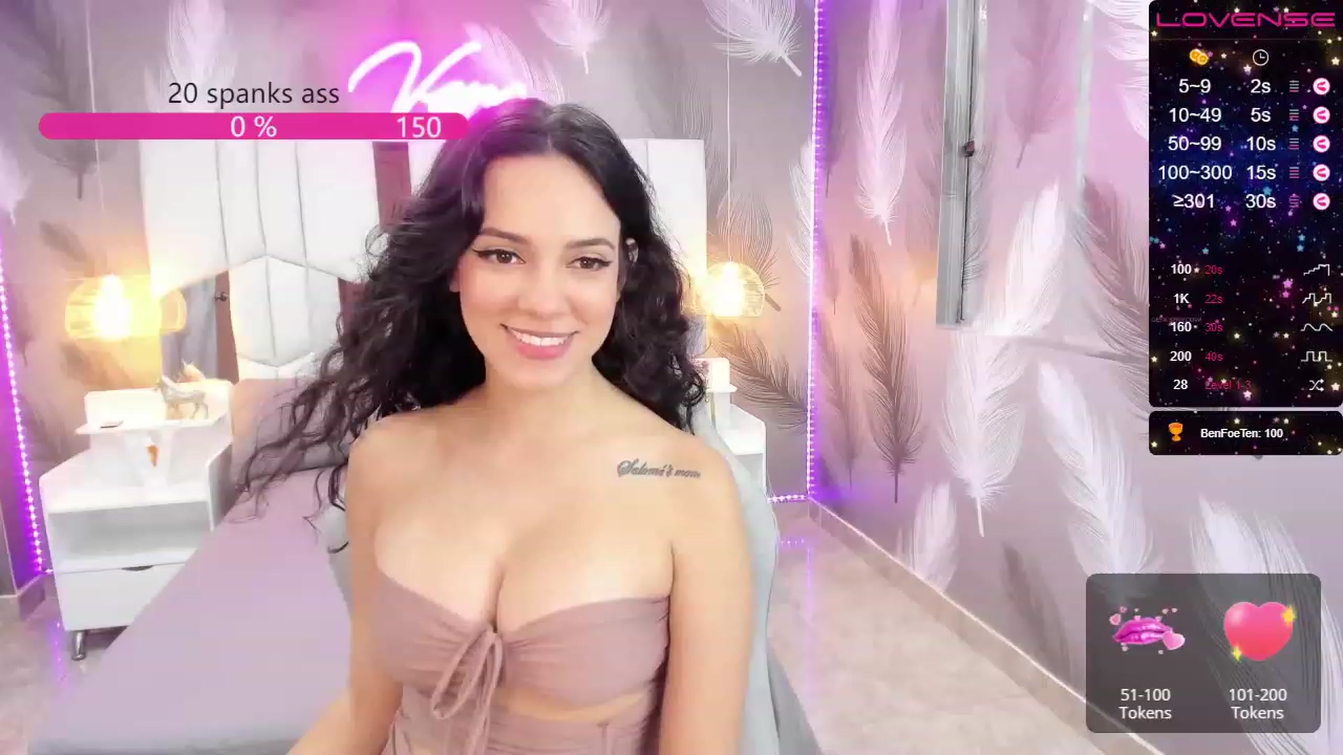 Gallery image thumbnail from SkinnyVeronik's myfreecams stream on, 12/29/2022, 13:18 image 8 of 20